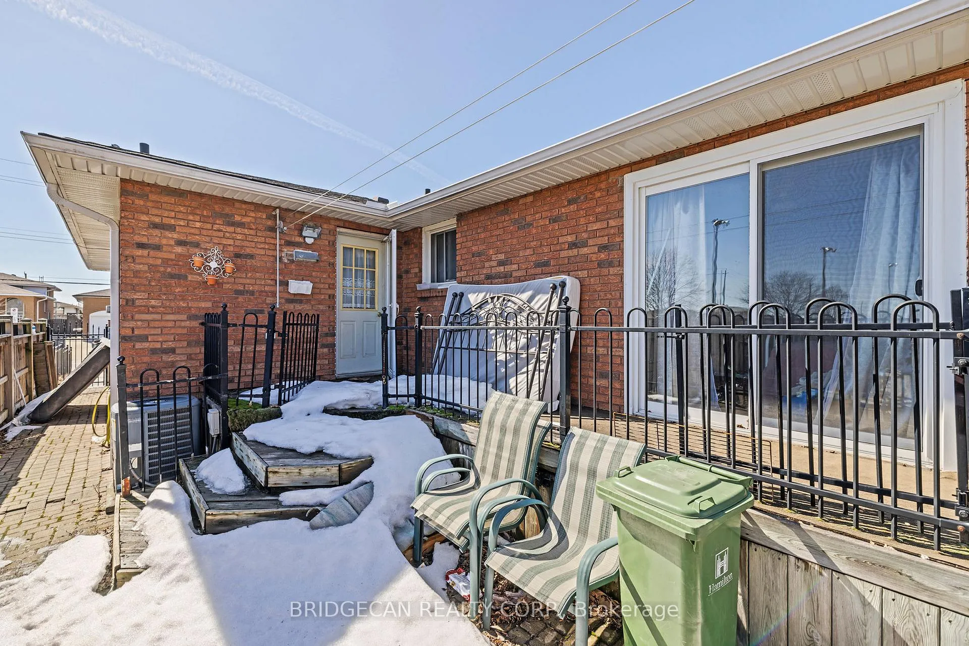 Photo 11 of 490 Queen Victoria Drive, Hamilton, Quinndale — HOMEH