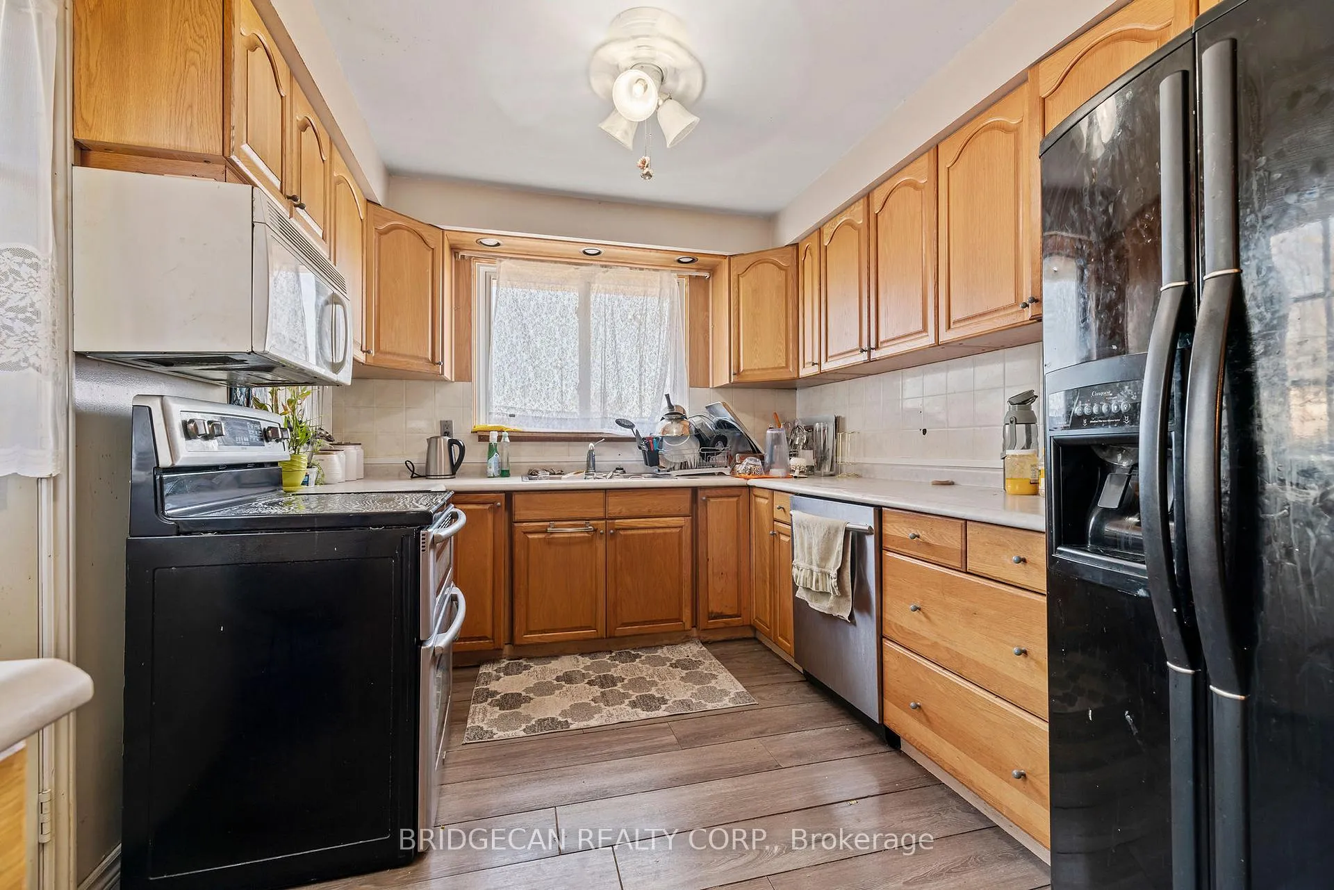 Photo 23 of 490 Queen Victoria Drive, Hamilton, Quinndale — HOMEH