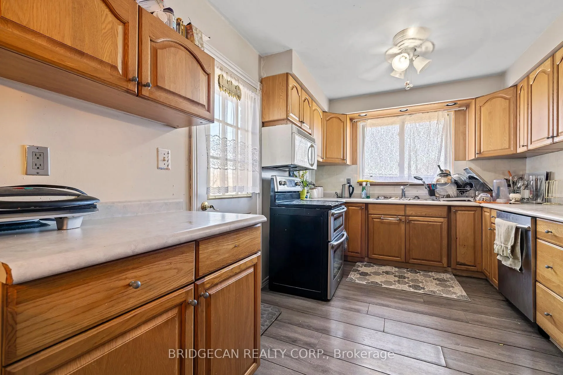 Photo 24 of 490 Queen Victoria Drive, Hamilton, Quinndale — HOMEH