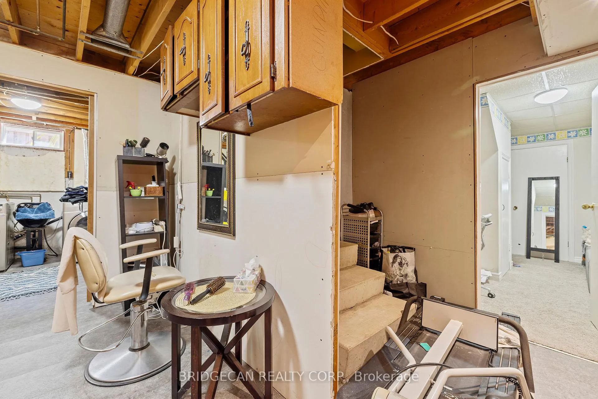 Photo 33 of 490 Queen Victoria Drive, Hamilton, Quinndale — HOMEH
