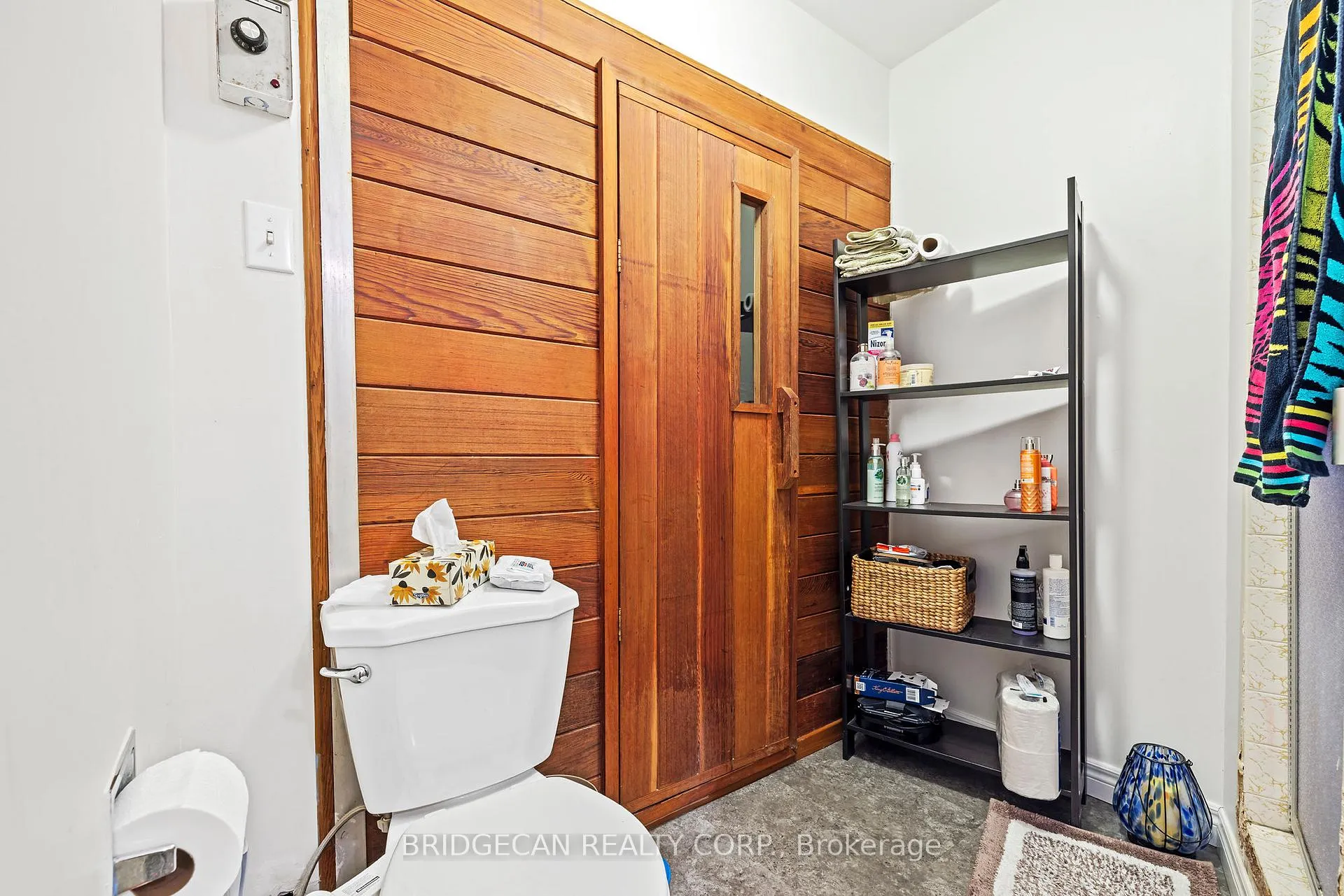 Photo 39 of 490 Queen Victoria Drive, Hamilton, Quinndale — HOMEH