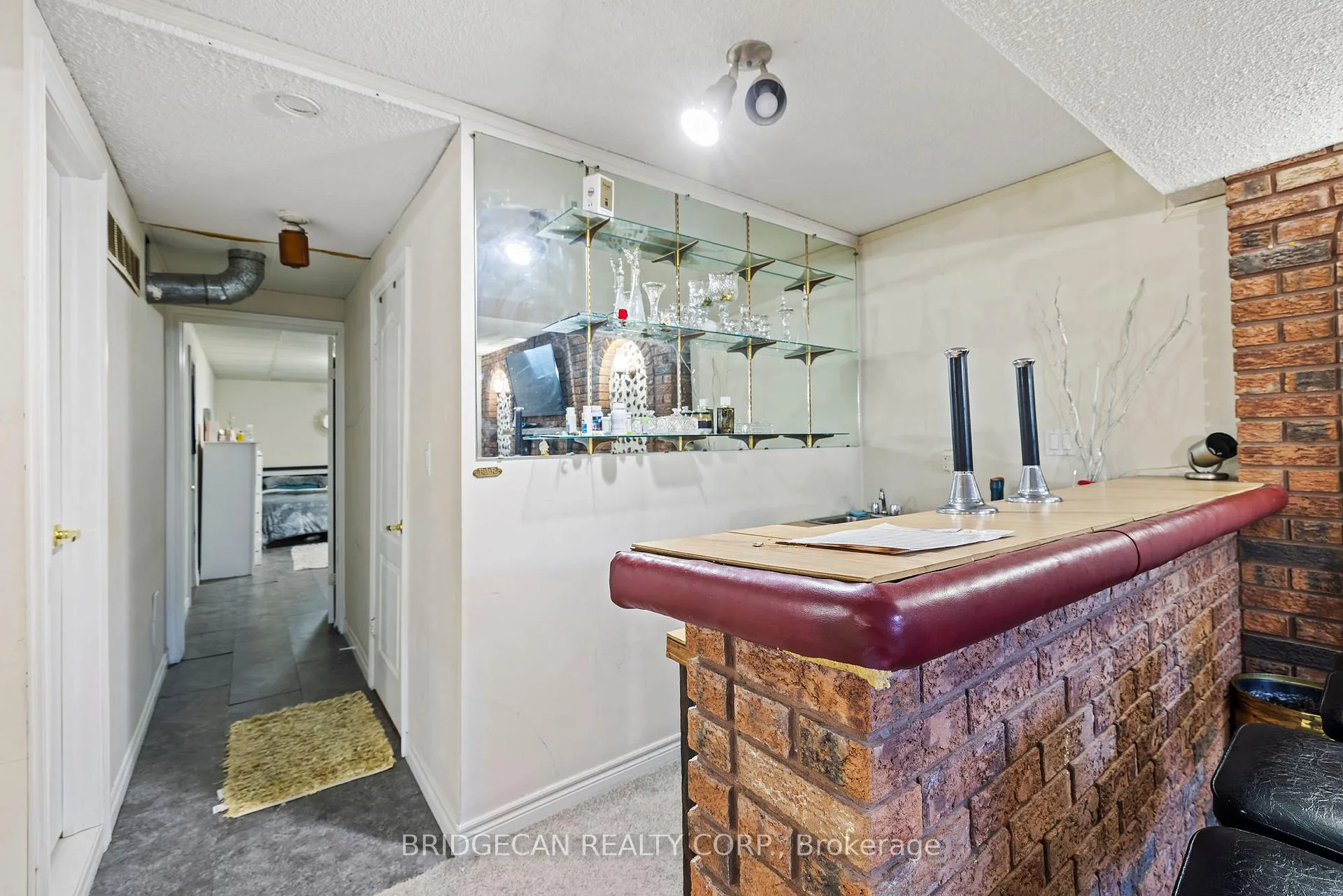Photo 43 of 490 Queen Victoria Drive, Hamilton, Quinndale — HOMEH