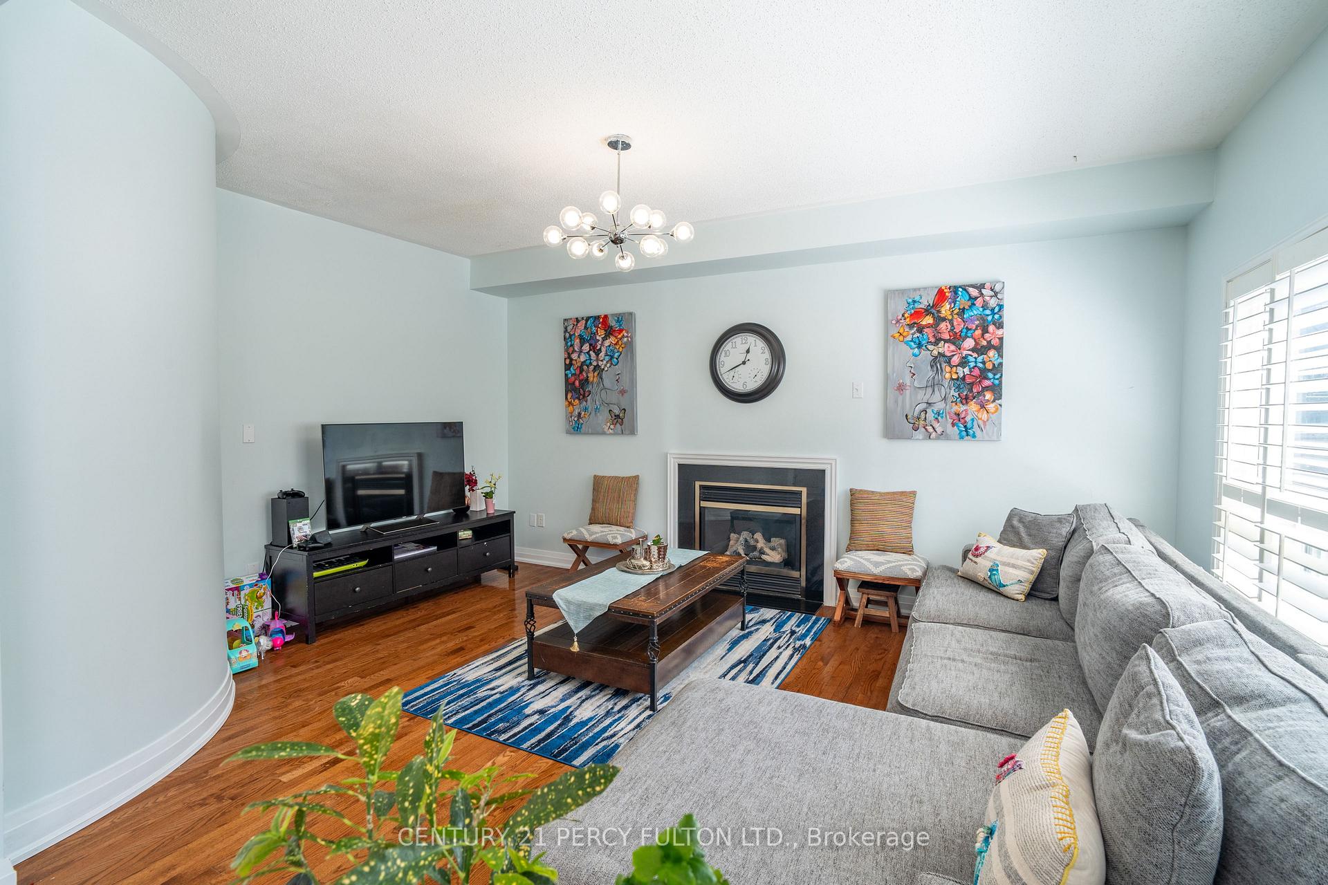 Photo 11 of 21 Telford Street, Ajax, Northwest Ajax — HOMEH