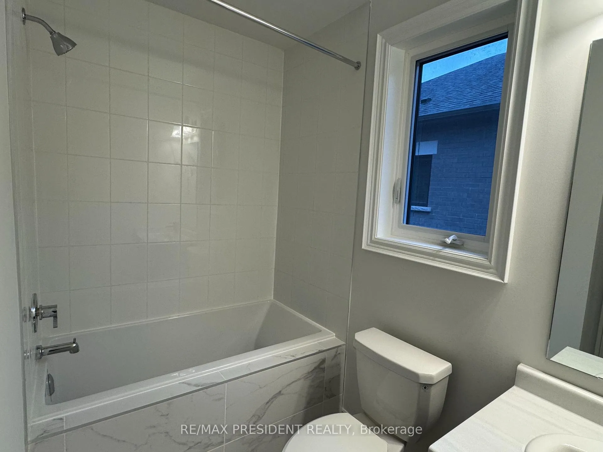 Photo 10 of 383 Inspire Boulevard W, Brampton, Sandringham-Wellington North — HOMEH
