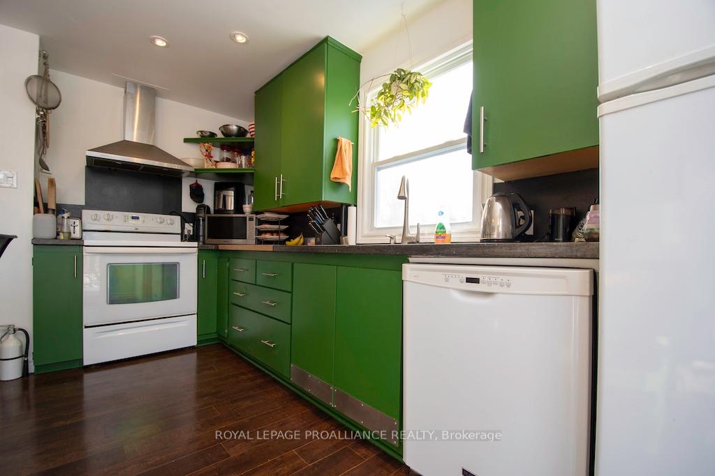 Photo 12 of 955 Ford Street, Peterborough, Otonabee Ward 1 — HOMEH