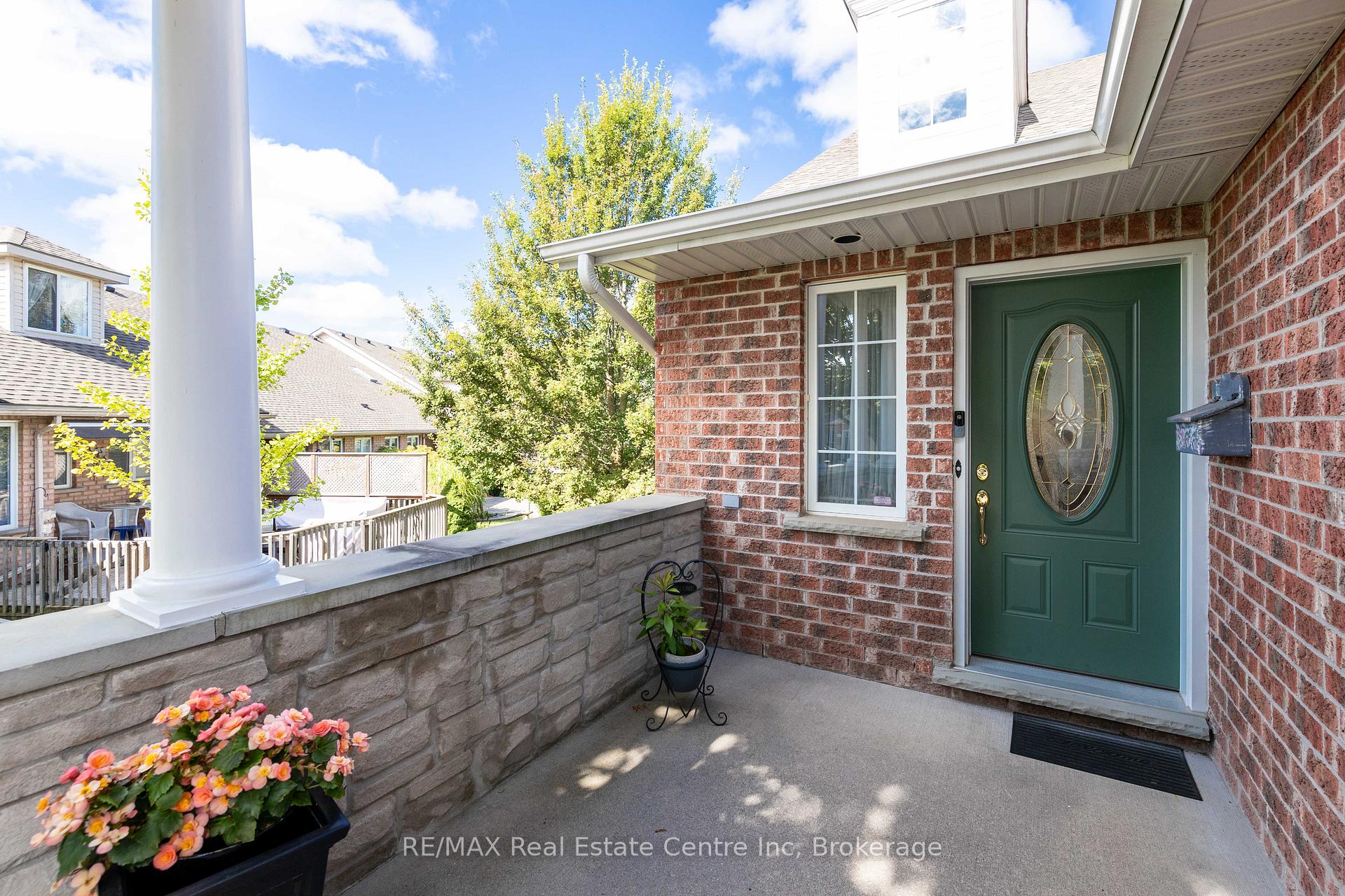Photo 5 of 19 Terraview Crescent, Guelph, Kortright West — HOMEH