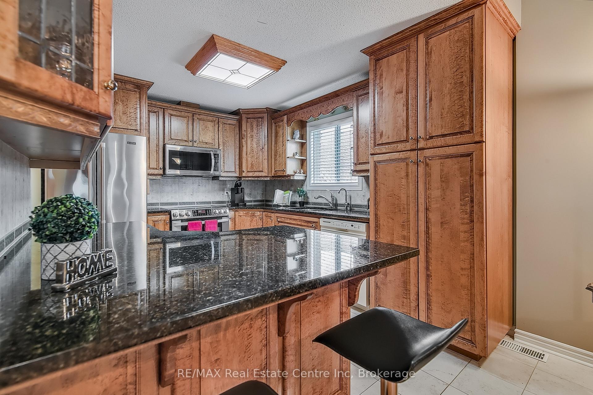 Photo 13 of 19 Terraview Crescent, Guelph, Kortright West — HOMEH