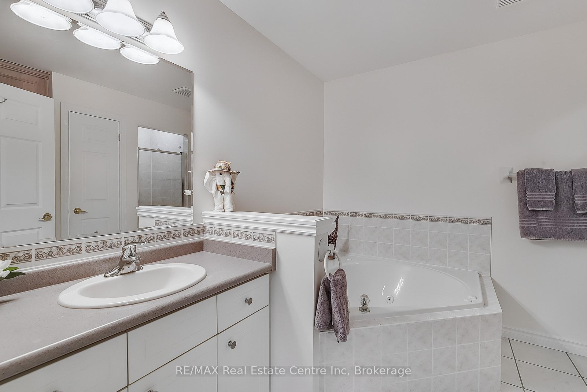 Photo 20 of 19 Terraview Crescent, Guelph, Kortright West — HOMEH