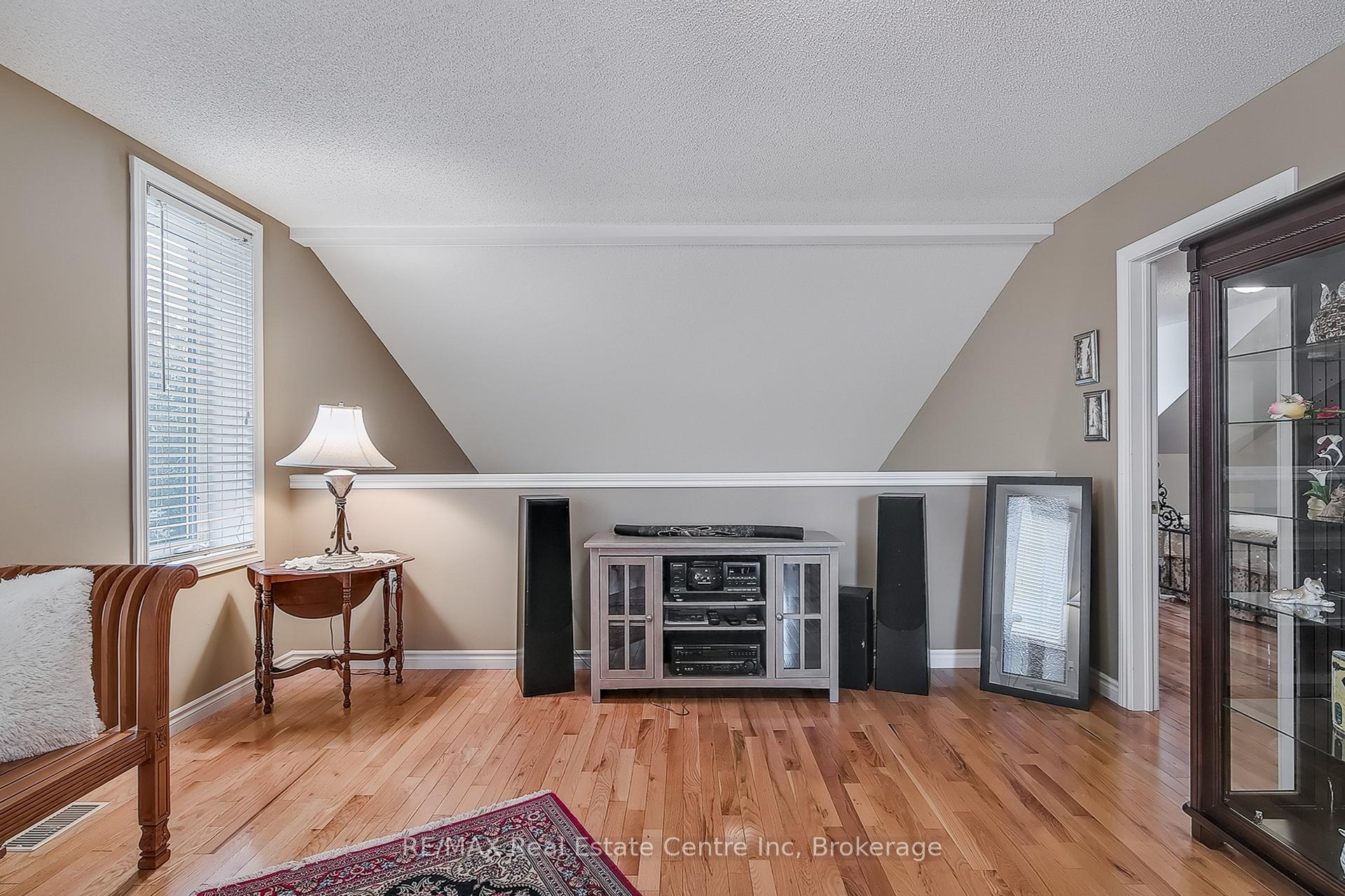 Photo 30 of 19 Terraview Crescent, Guelph, Kortright West — HOMEH