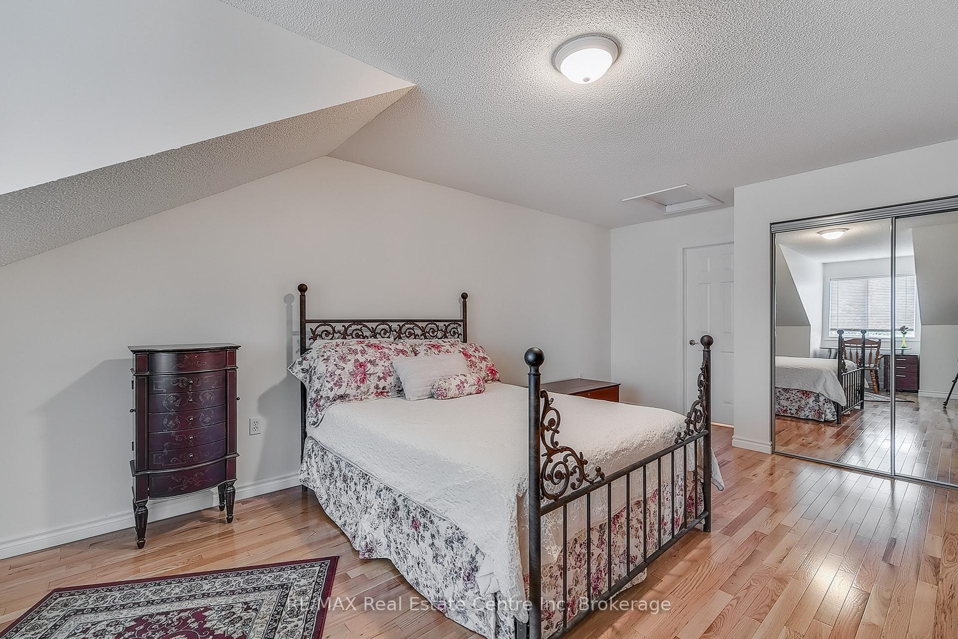 Photo 32 of 19 Terraview Crescent, Guelph, Kortright West — HOMEH