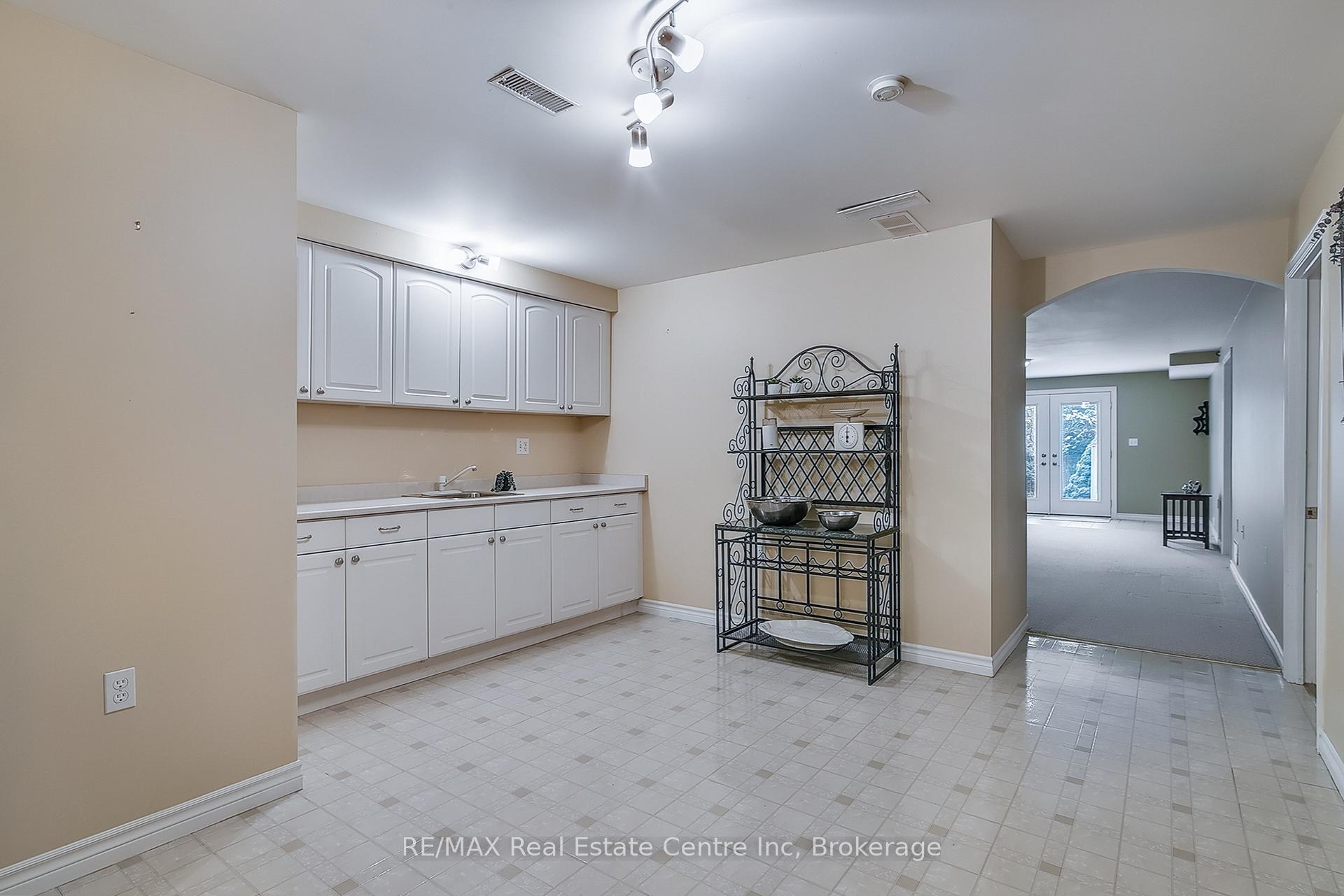 Photo 33 of 19 Terraview Crescent, Guelph, Kortright West — HOMEH