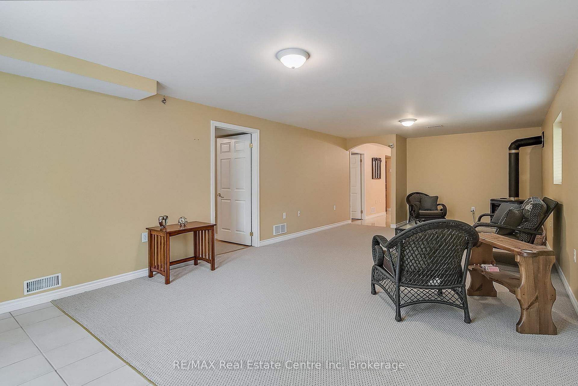 Photo 38 of 19 Terraview Crescent, Guelph, Kortright West — HOMEH