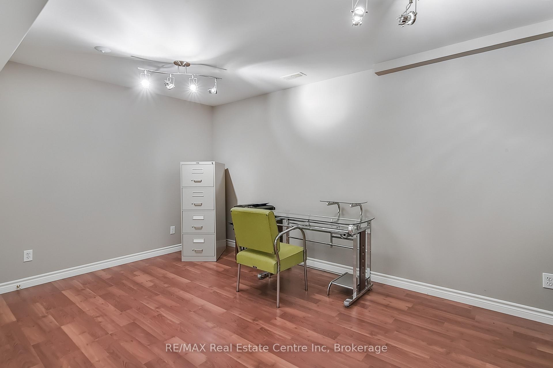 Photo 40 of 19 Terraview Crescent, Guelph, Kortright West — HOMEH