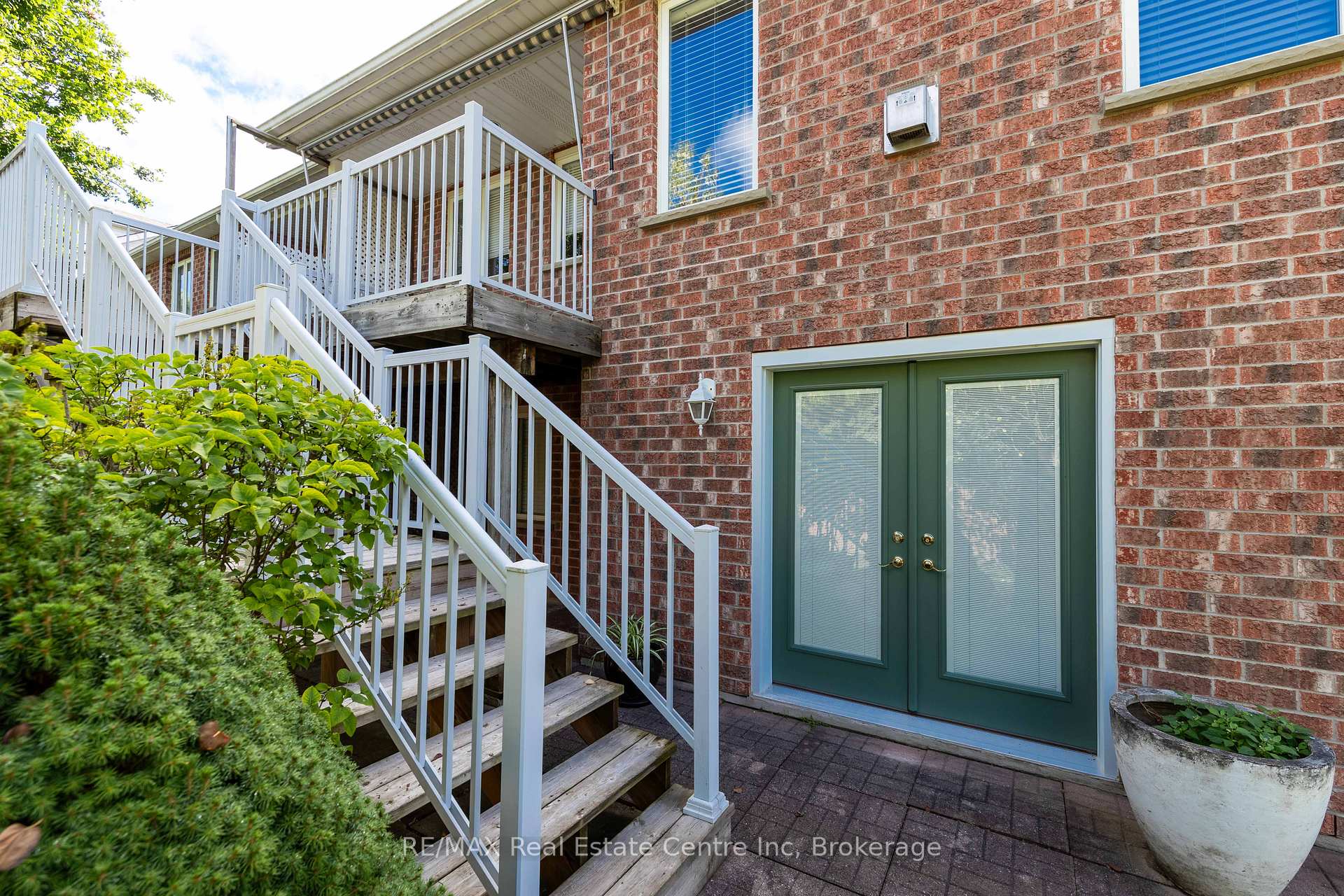 Photo 42 of 19 Terraview Crescent, Guelph, Kortright West — HOMEH