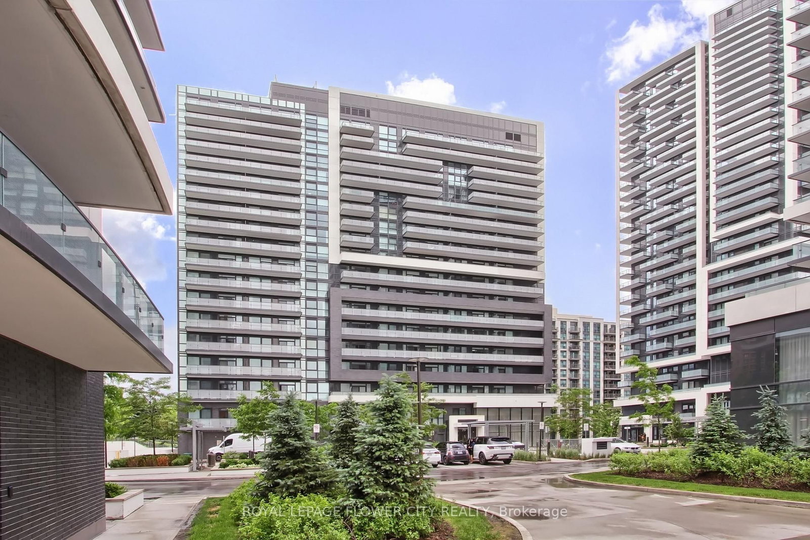 Photo 4 of Unit 1806, 75 Oneida Cres, Richmond Hill, Langstaff — HOMEH