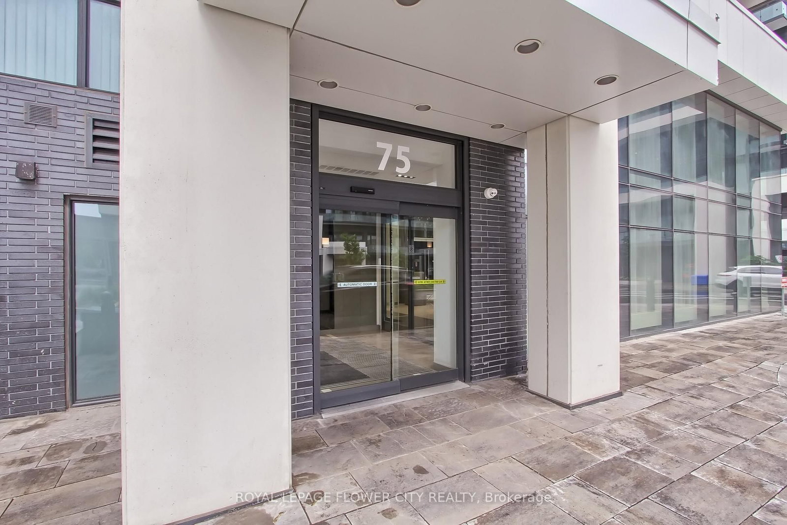 Photo 8 of Unit 1806, 75 Oneida Cres, Richmond Hill, Langstaff — HOMEH