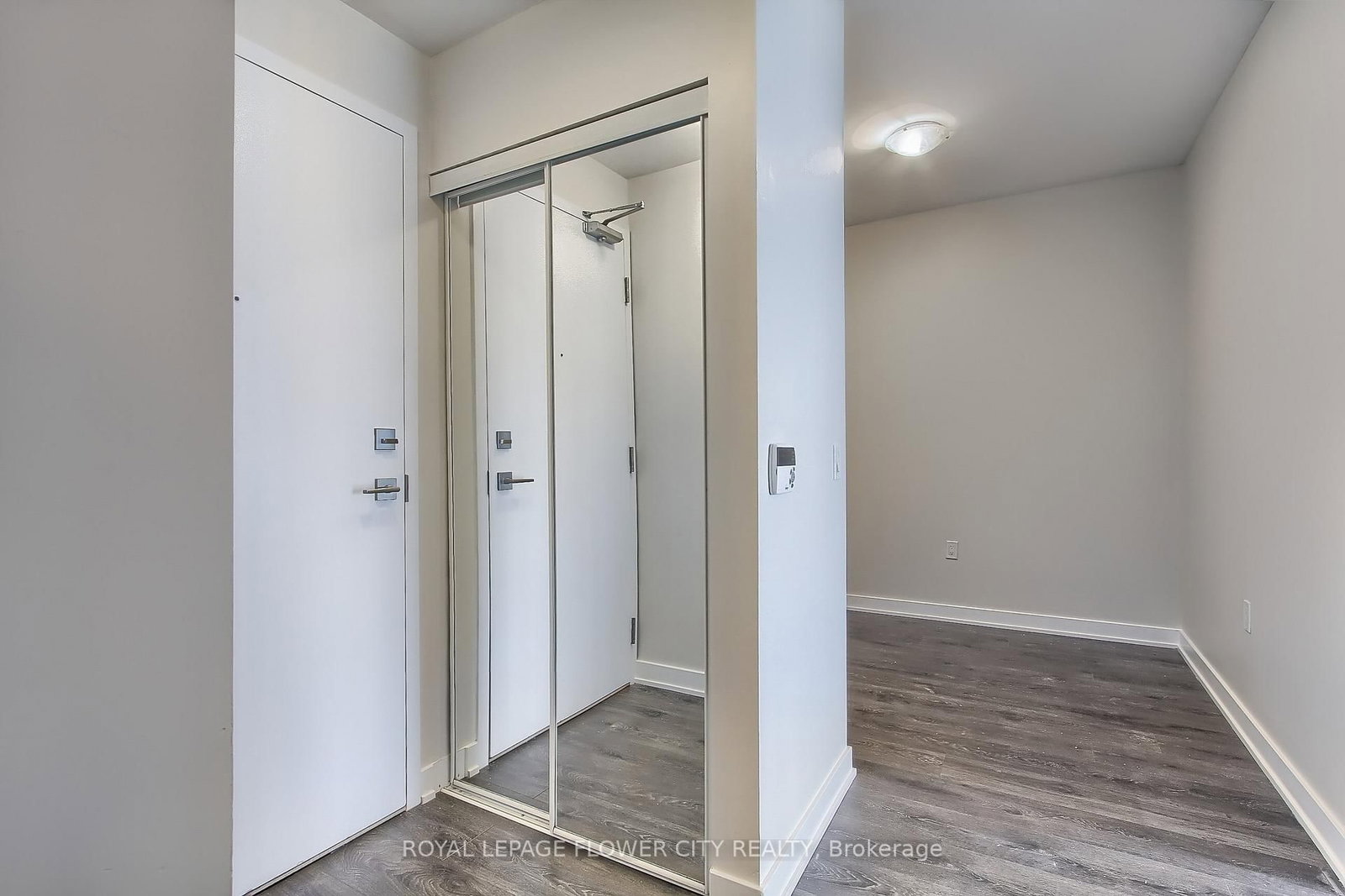 Photo 10 of Unit 1806, 75 Oneida Cres, Richmond Hill, Langstaff — HOMEH