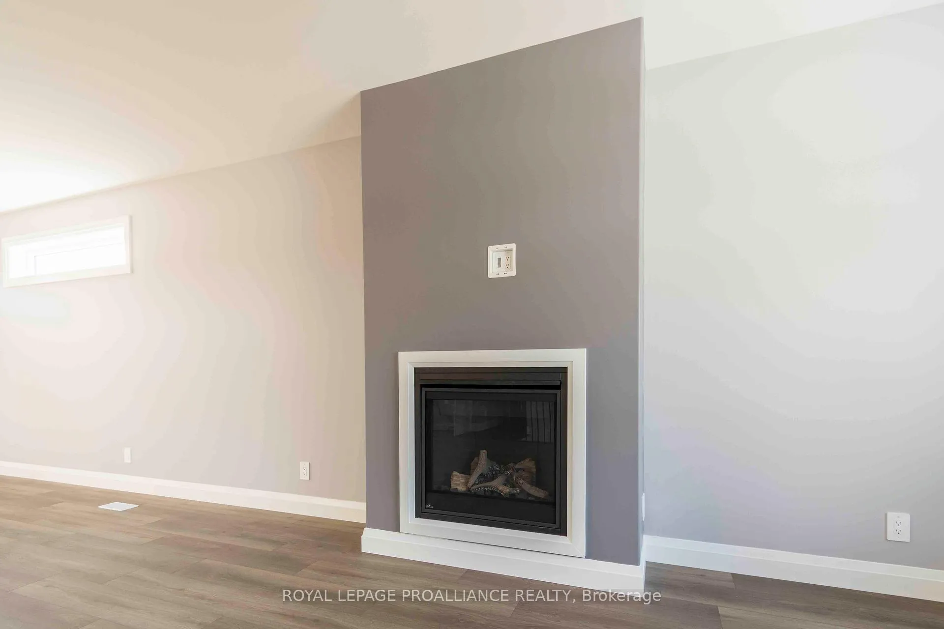Photo 10 of 7 MacKenzie John Crescent, Brighton — HOMEH