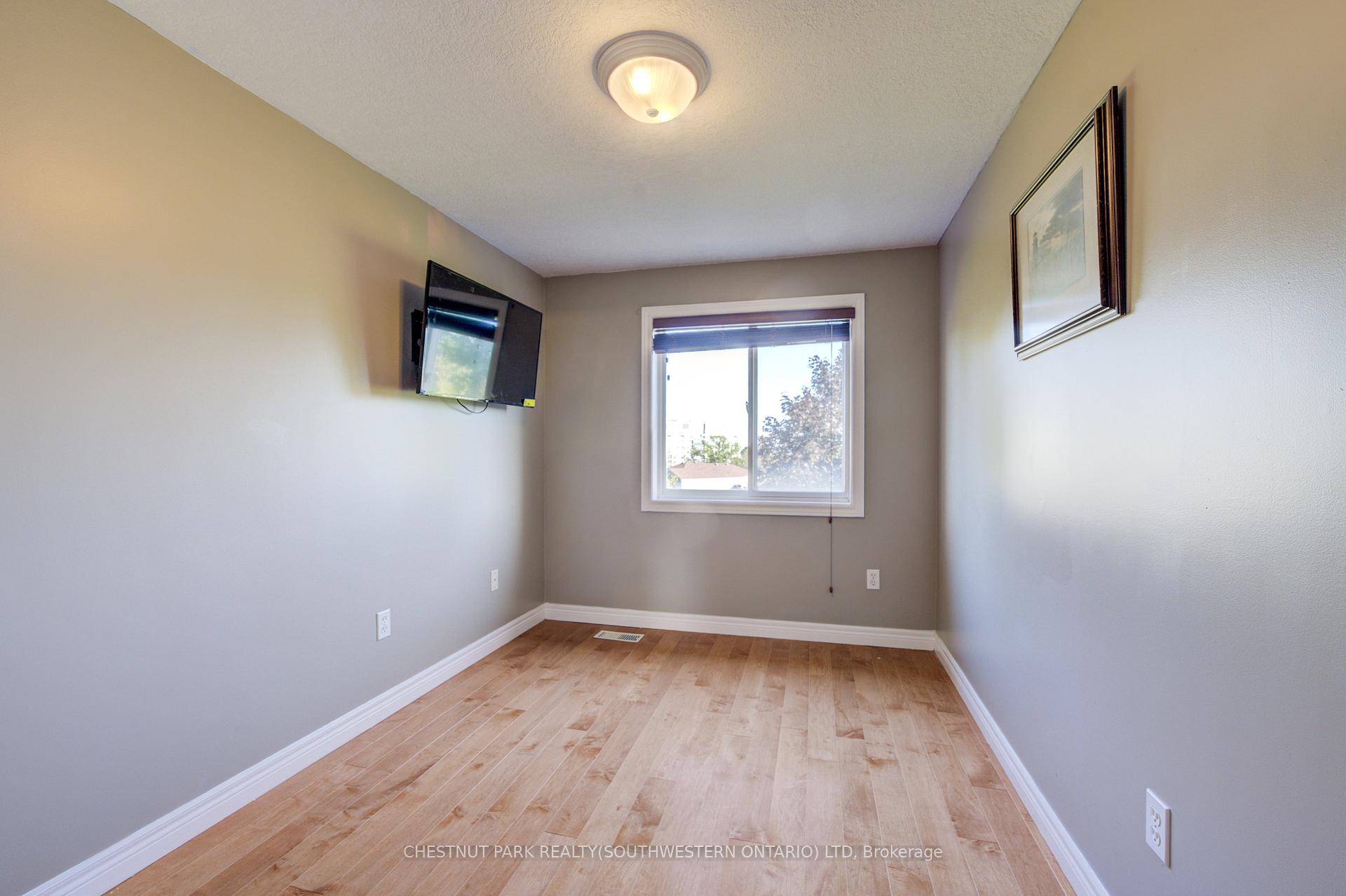 Photo 22 of 15 Pettitt Drive, Guelph, Grange Road — HOMEH
