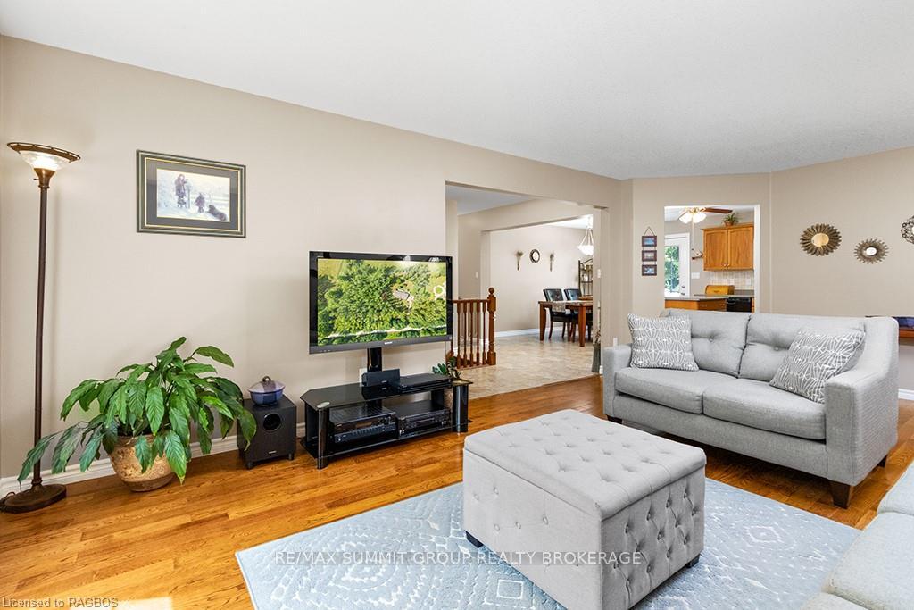 Photo 11 of 625157 Sideroad 16A, Grey Highlands — HOMEH
