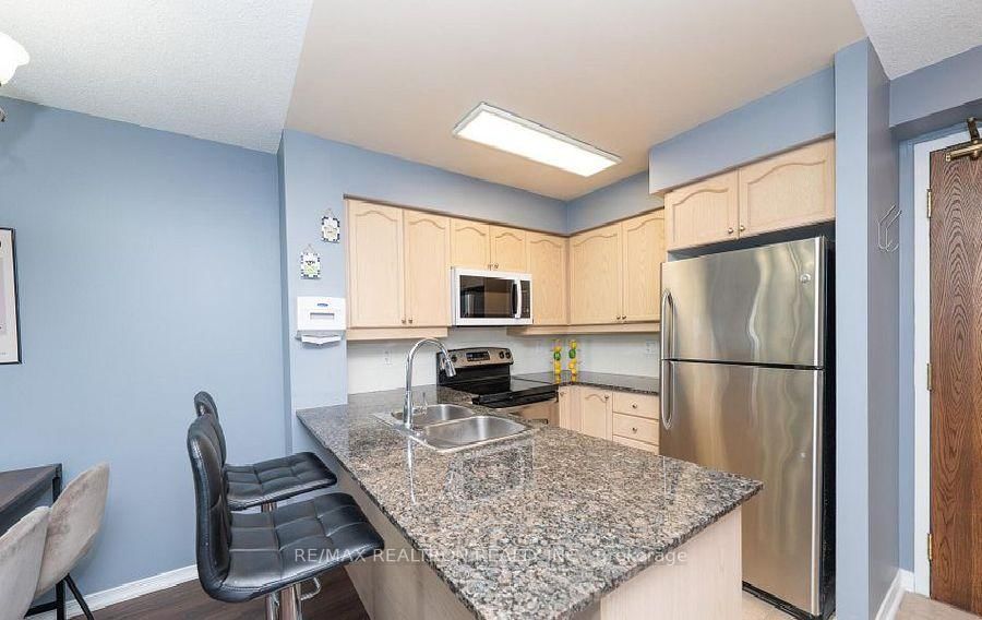 Photo 9 of Unit 708, 185 Oneida Cres, Richmond Hill, Langstaff — HOMEH