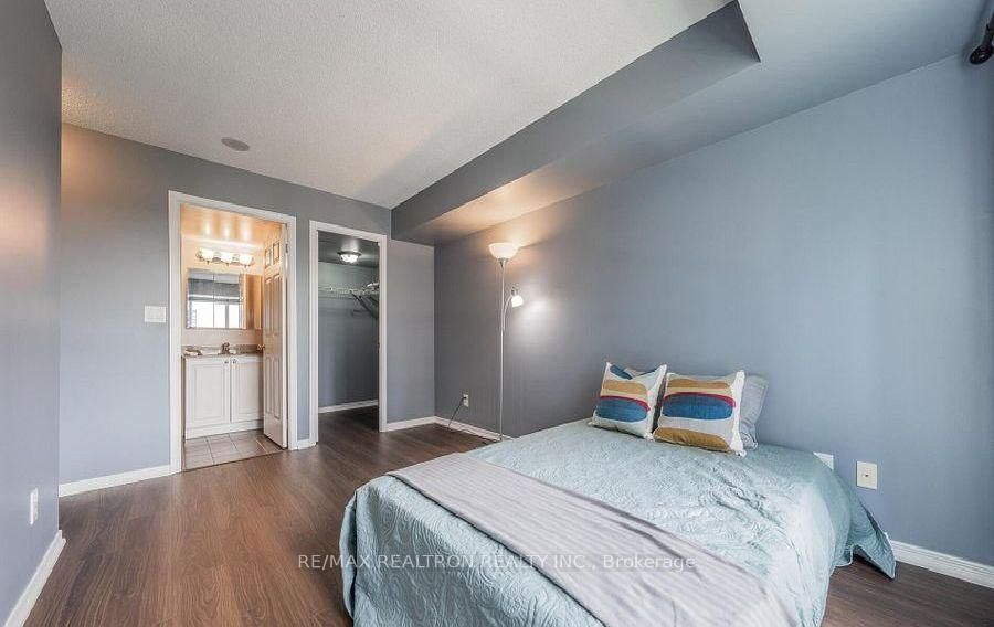 Photo 10 of Unit 708, 185 Oneida Cres, Richmond Hill, Langstaff — HOMEH