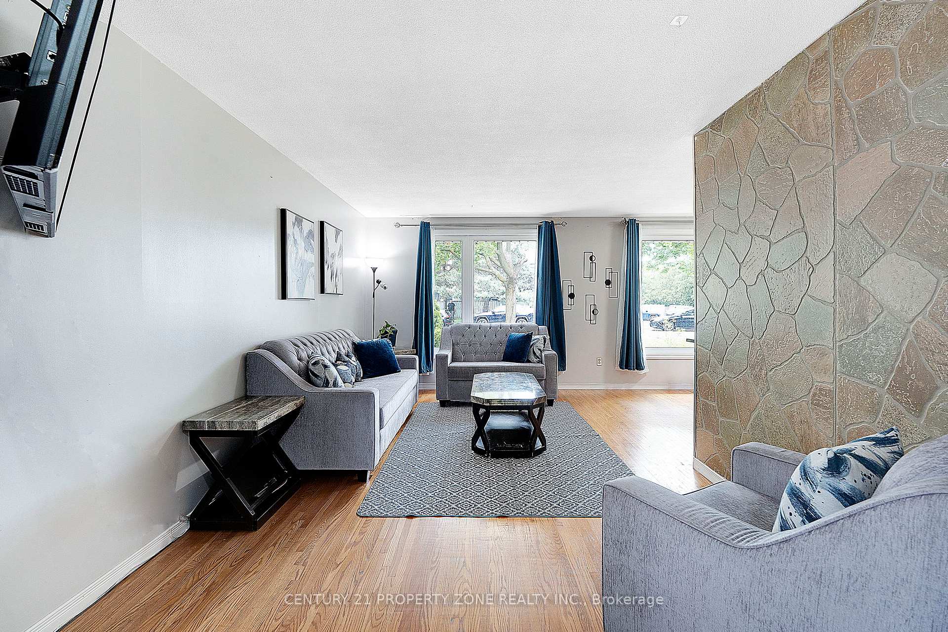 Photo 5 of 138 Berkindale Drive, Hamilton, Riverdale — HOMEH