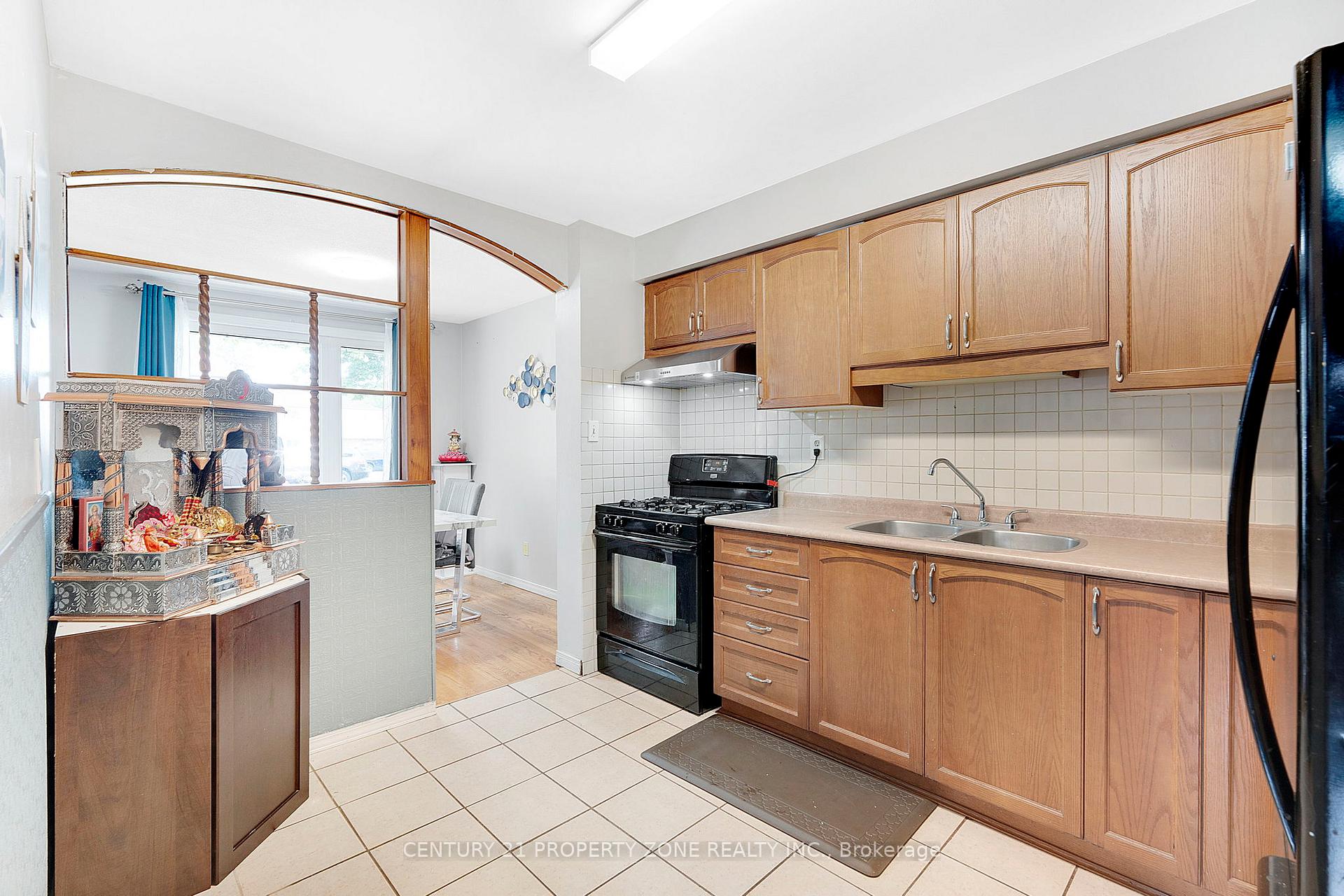 Photo 8 of 138 Berkindale Drive, Hamilton, Riverdale — HOMEH