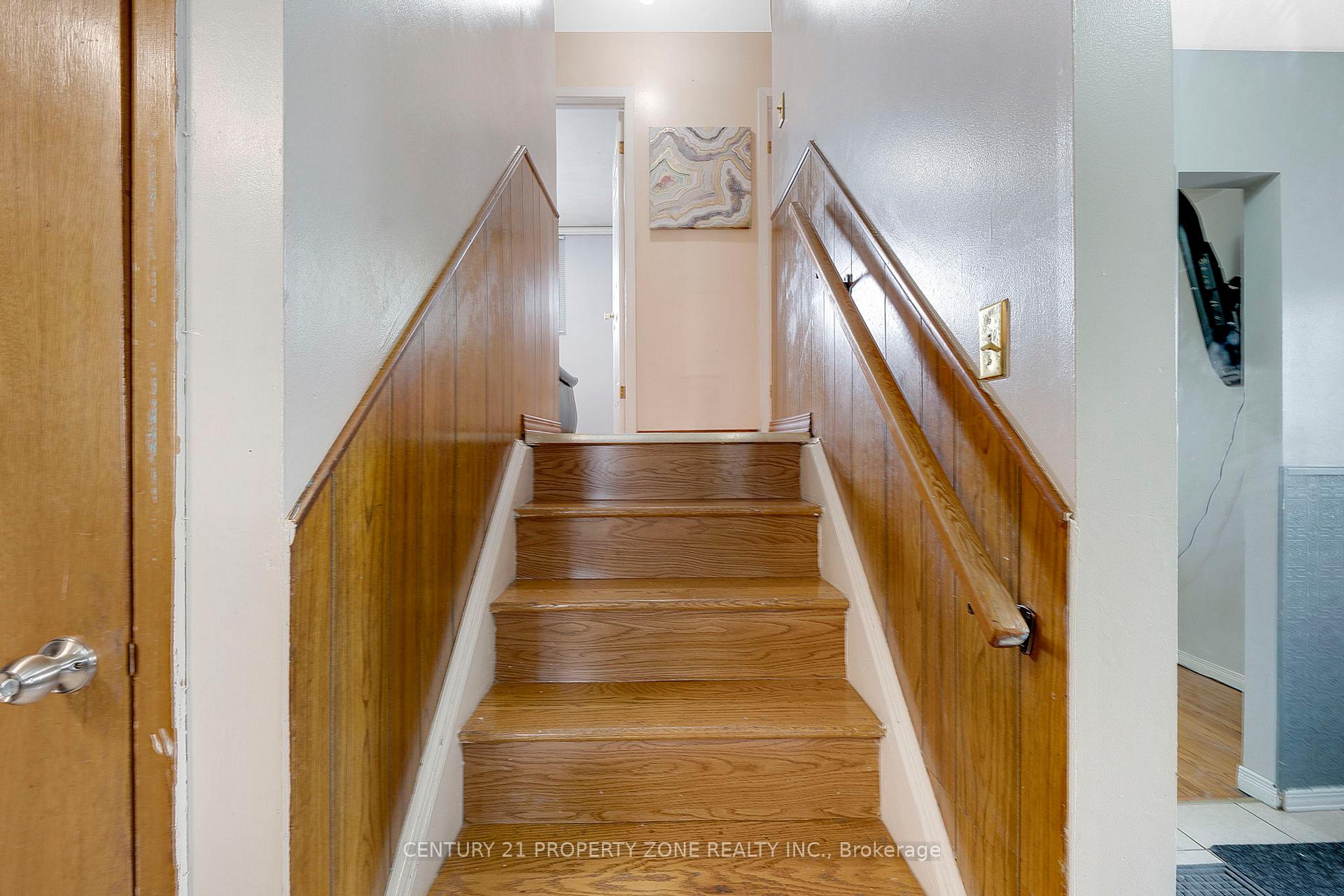 Photo 10 of 138 Berkindale Drive, Hamilton, Riverdale — HOMEH
