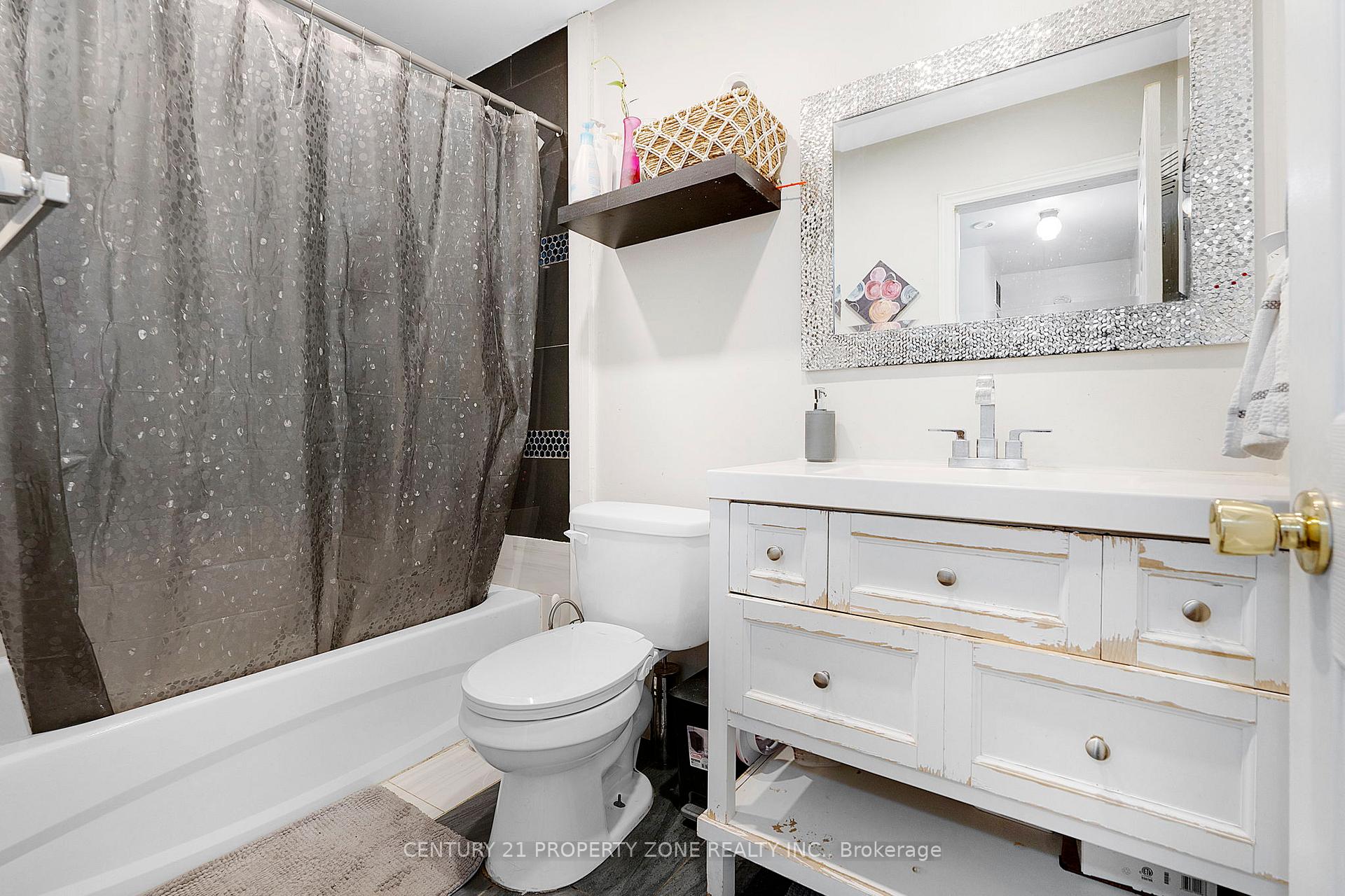 Photo 16 of 138 Berkindale Drive, Hamilton, Riverdale — HOMEH