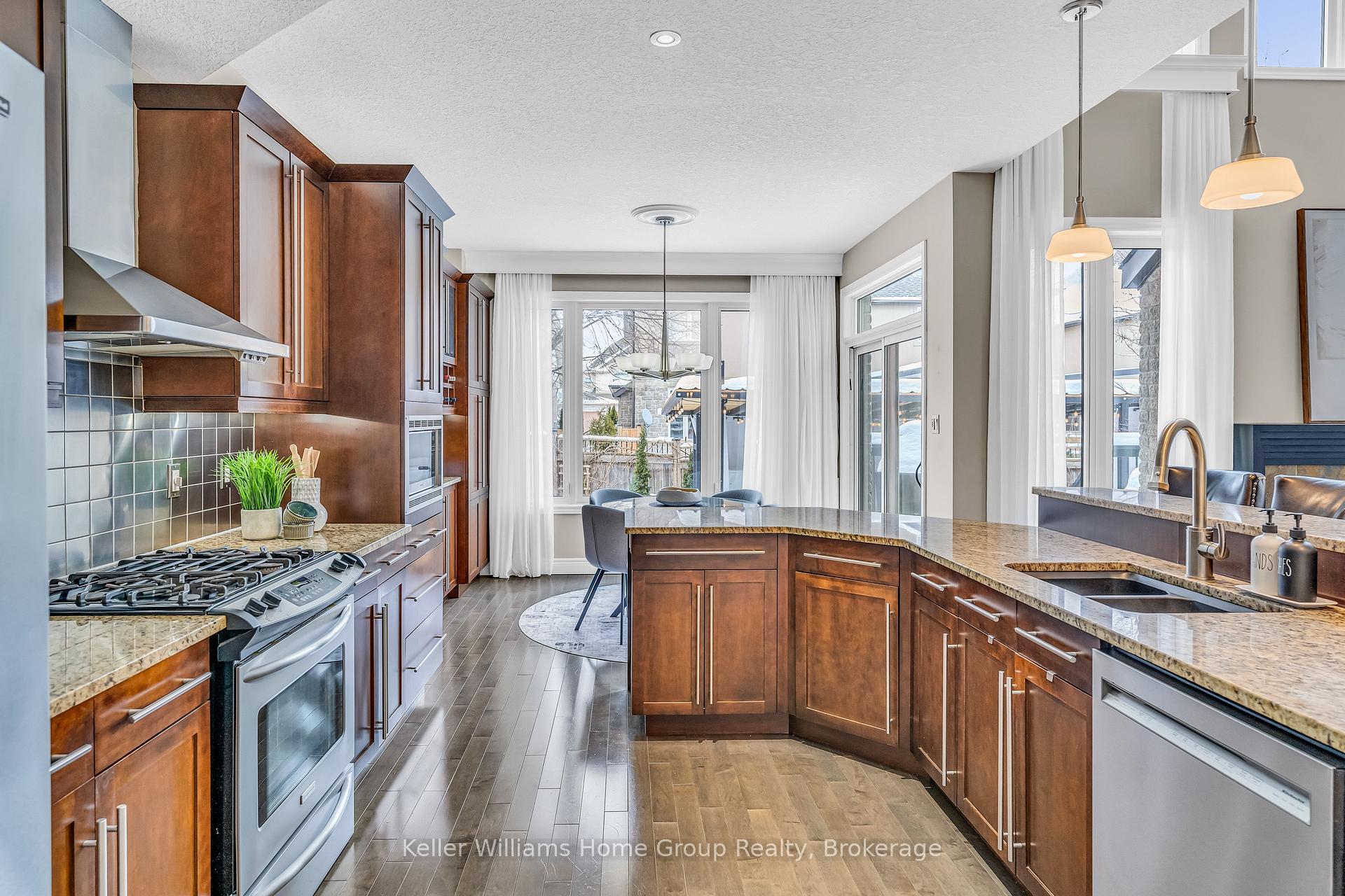 Photo 17 of 10 Bright Lane, Guelph, Pineridge/Westminster Woods — HOMEH
