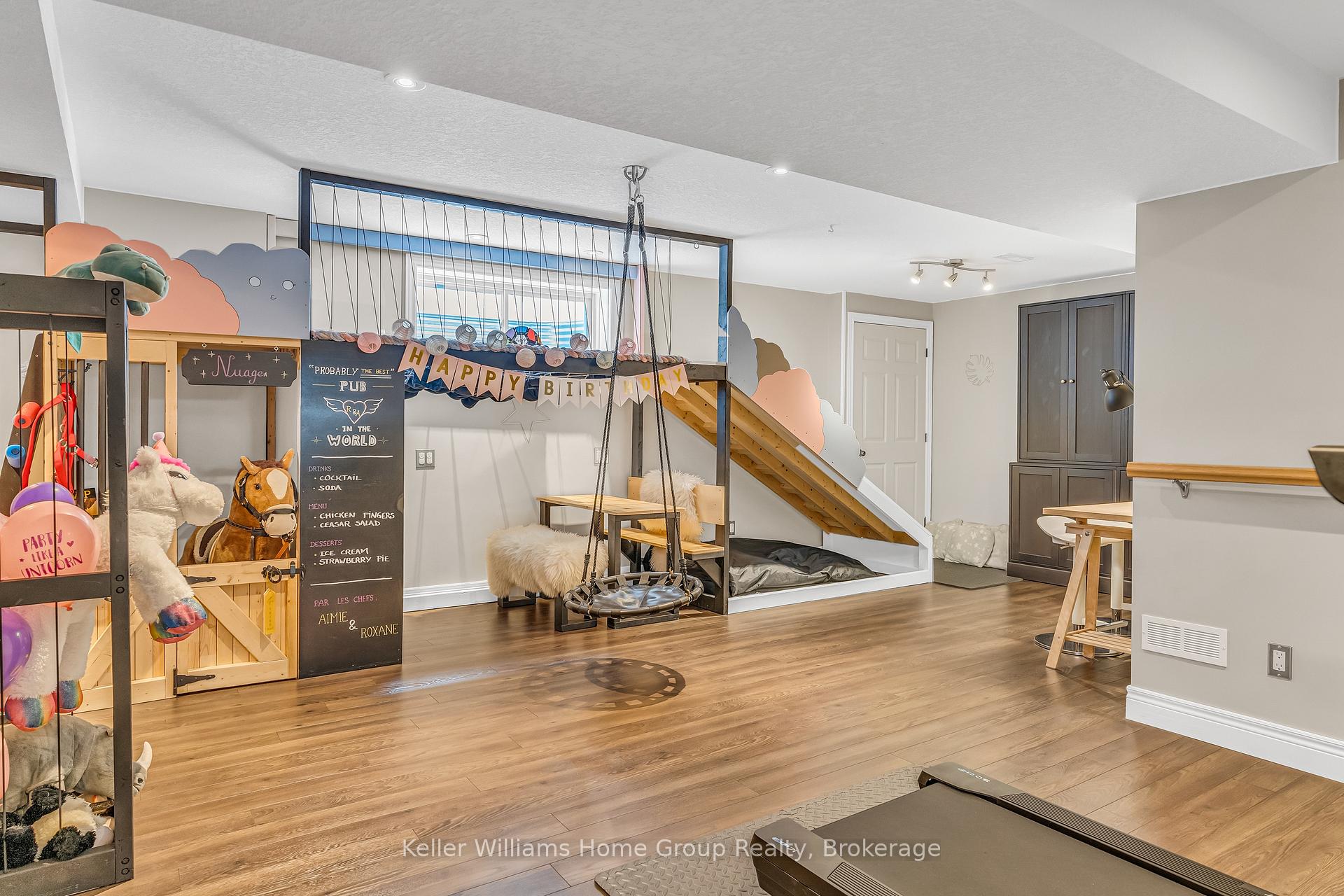 Photo 34 of 10 Bright Lane, Guelph, Pineridge/Westminster Woods — HOMEH