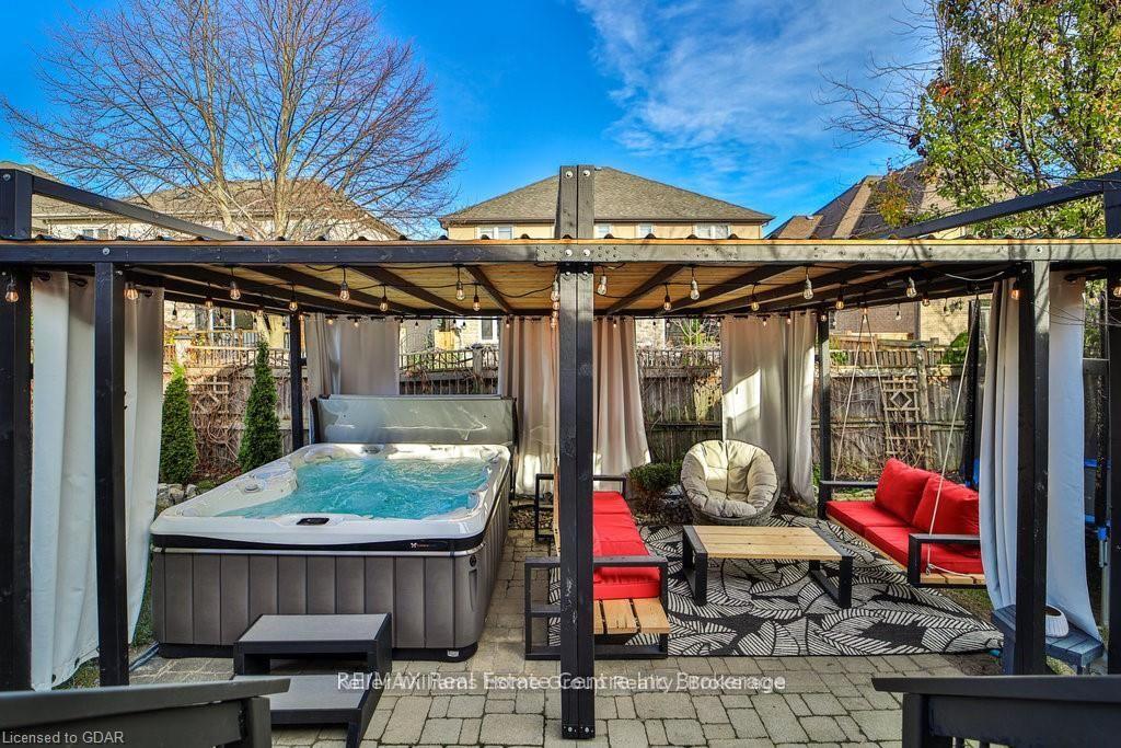 Photo 48 of 10 Bright Lane, Guelph, Pineridge/Westminster Woods — HOMEH