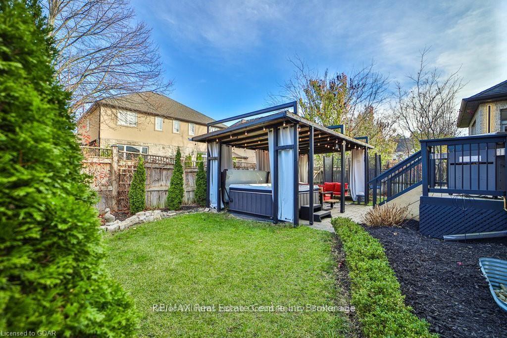 Photo 49 of 10 Bright Lane, Guelph, Pineridge/Westminster Woods — HOMEH