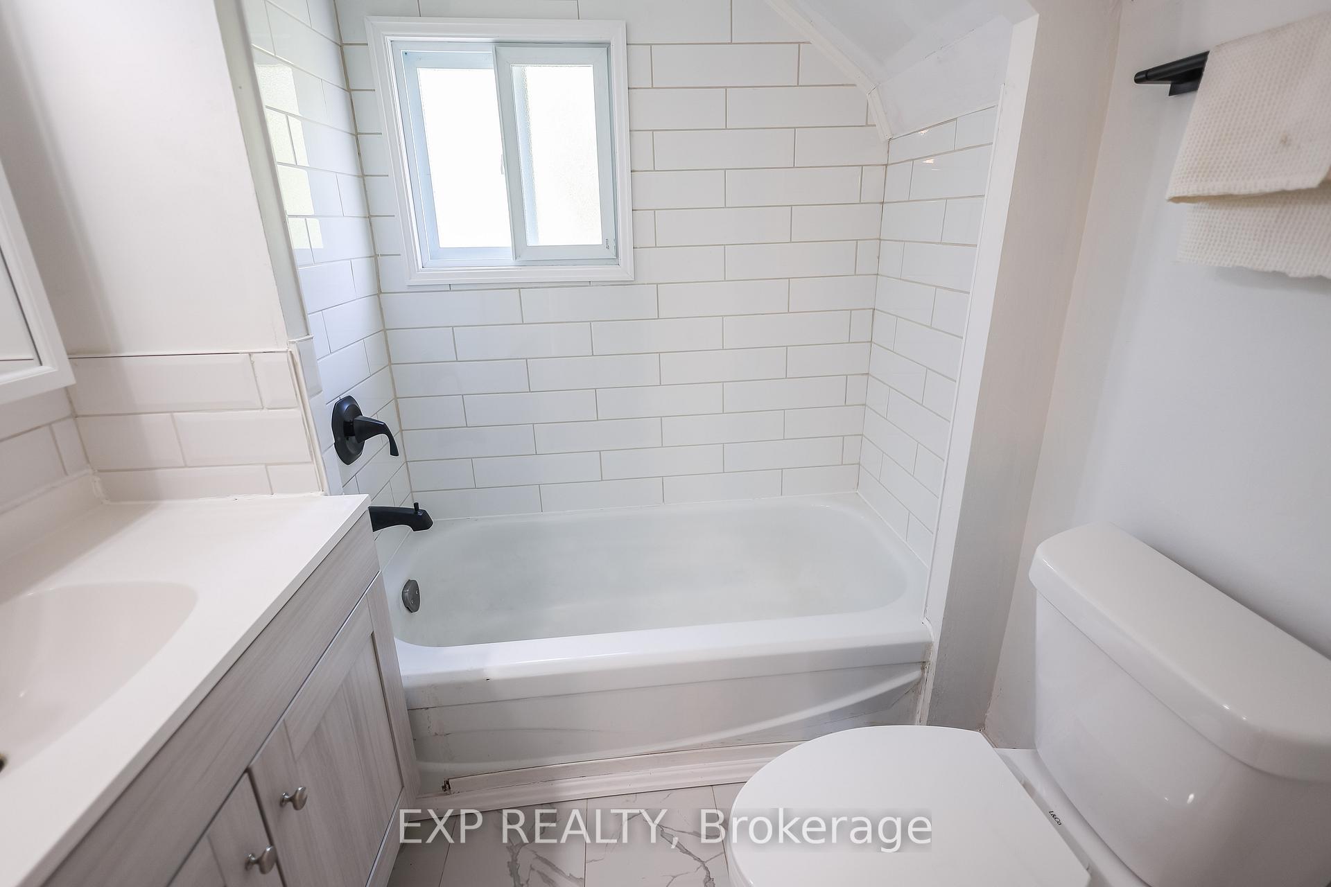 Photo 12 of 1275 Cannon Street E, Hamilton, Crown Point — HOMEH