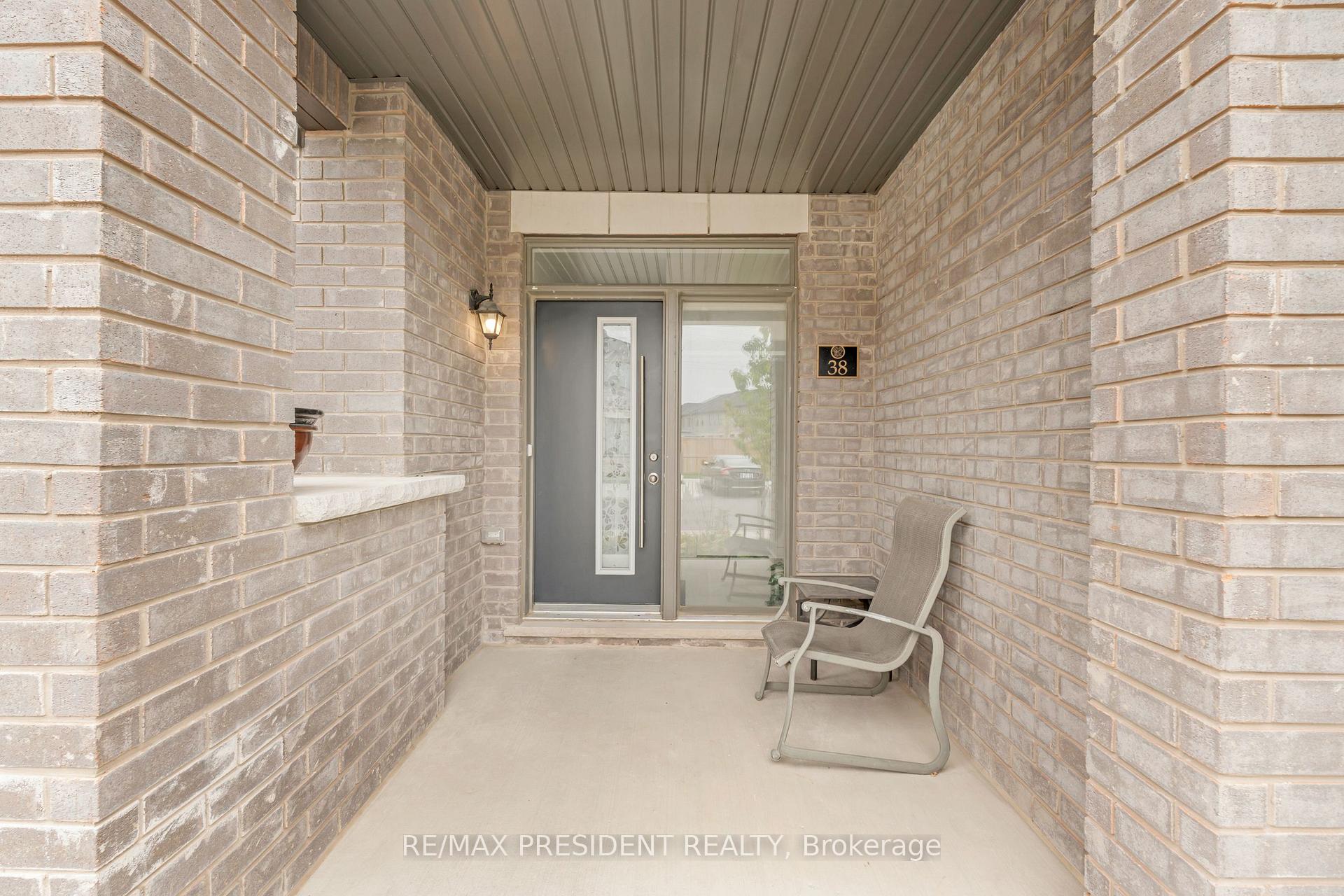 Photo 4 of Unit 38, 166 Deerpath Drive, Guelph, Willow West/Sugarbush/West Acres — HOMEH