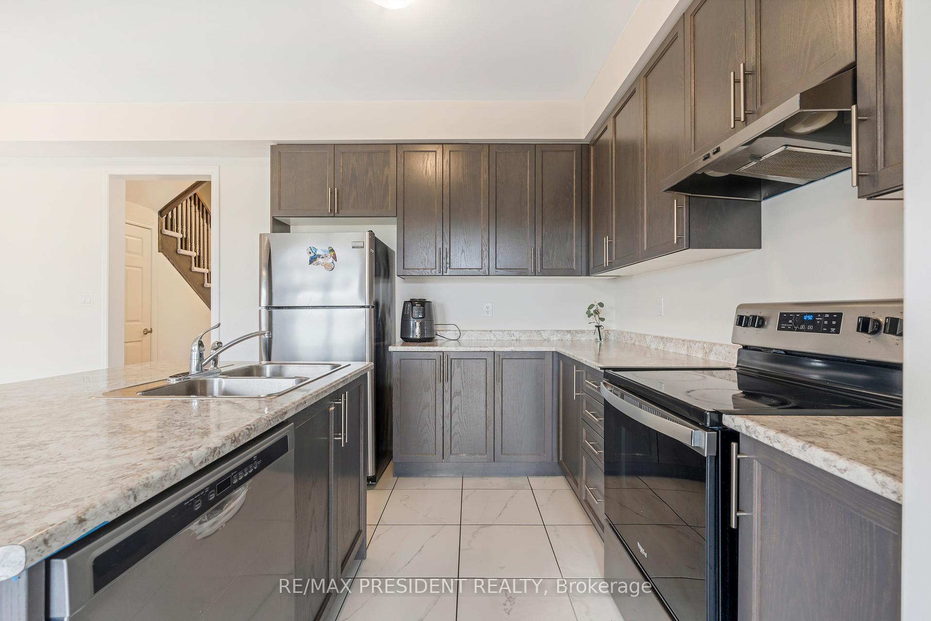 Photo 16 of Unit 38, 166 Deerpath Drive, Guelph, Willow West/Sugarbush/West Acres — HOMEH