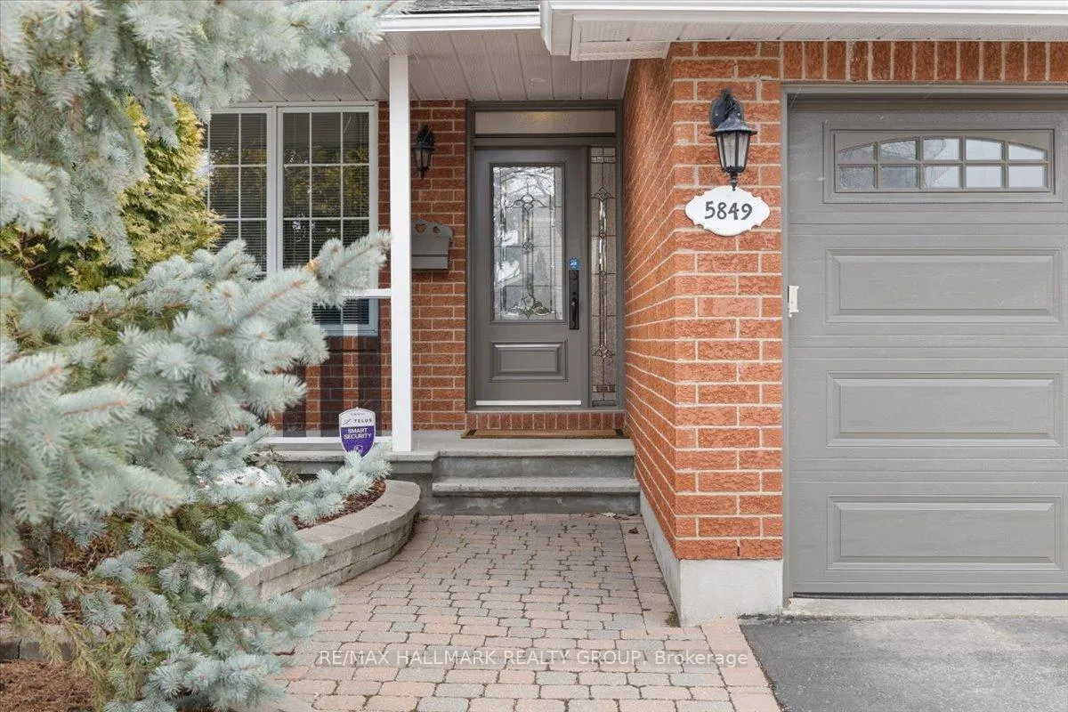 Photo 2 of 5849 Gladewoods Place, Ottawa, Chapel Hill South - Orleans Village — HOMEH