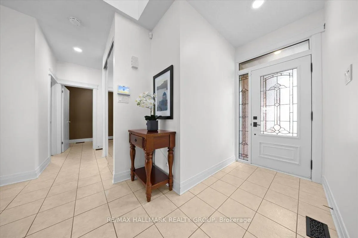 Photo 3 of 5849 Gladewoods Place, Ottawa, Chapel Hill South - Orleans Village — HOMEH