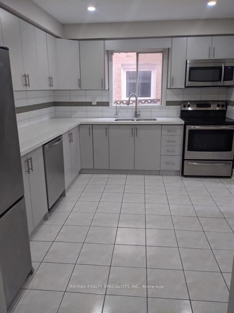 Photo 2 of 138 Muirland Crescent, Brampton, Northwood Park — HOMEH