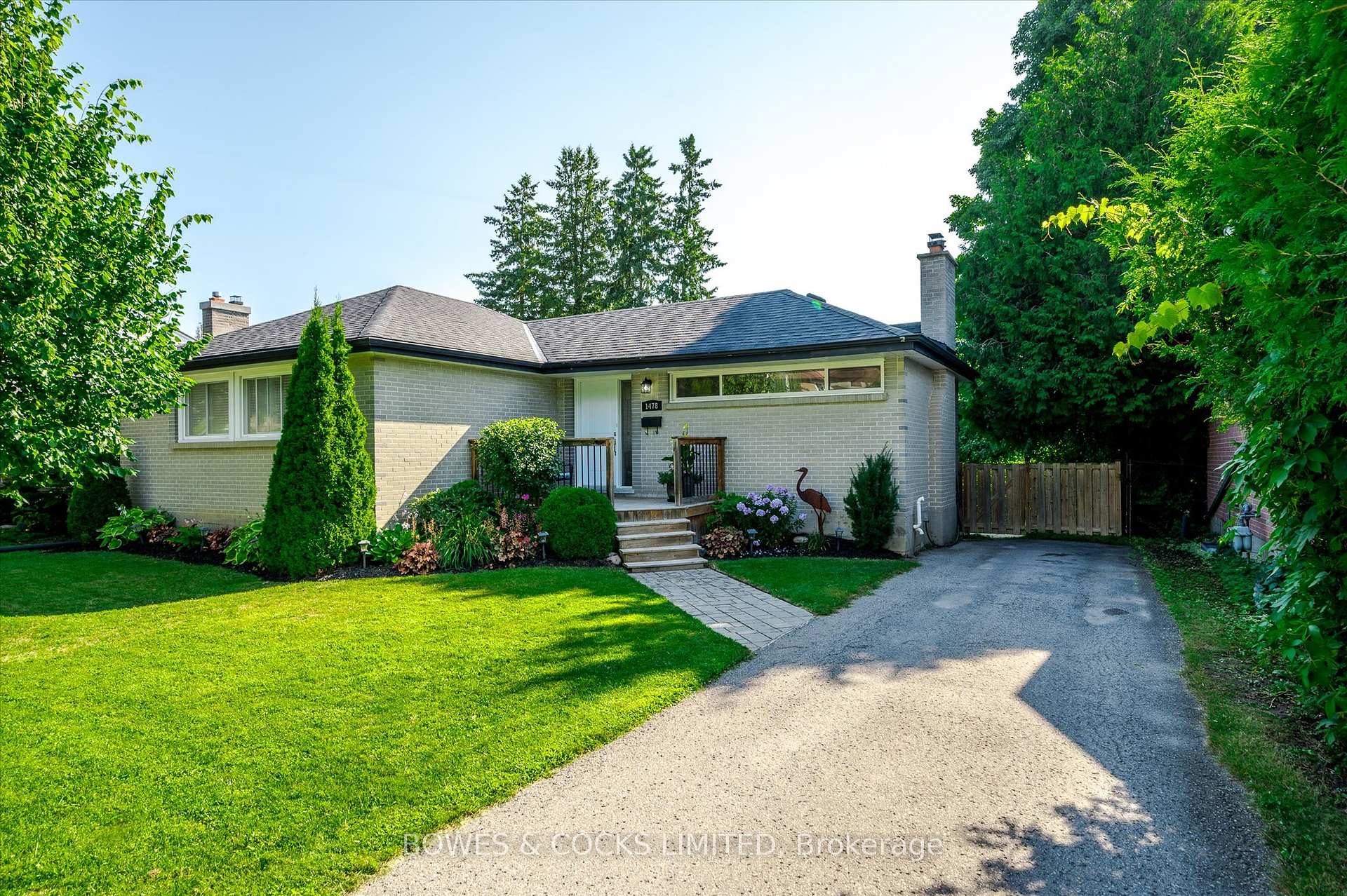 Front of 1478 Glencairn Avenue