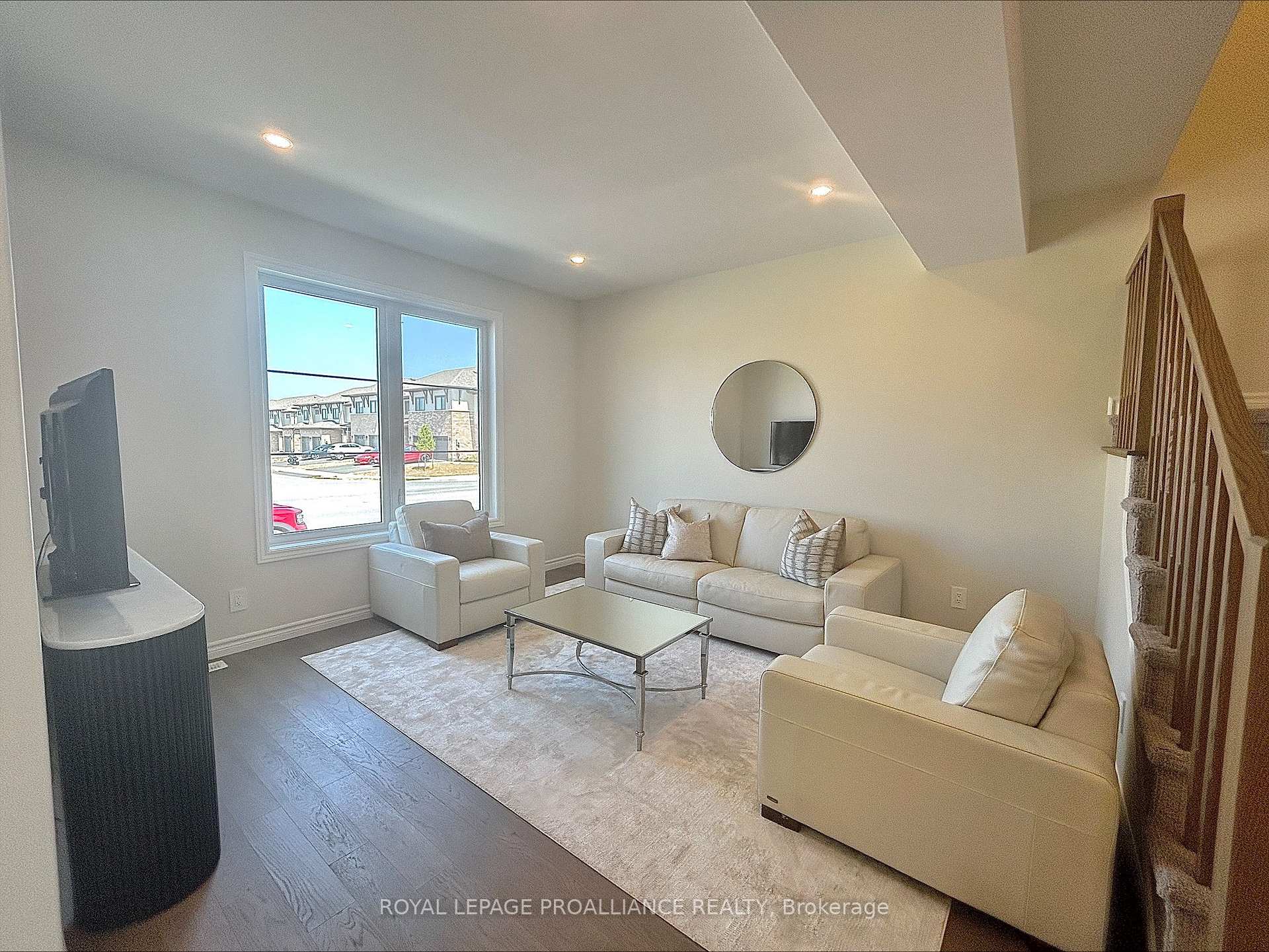 Photo 3 of 16 Riverstone Way, Belleville, Thurlow Ward — HOMEH