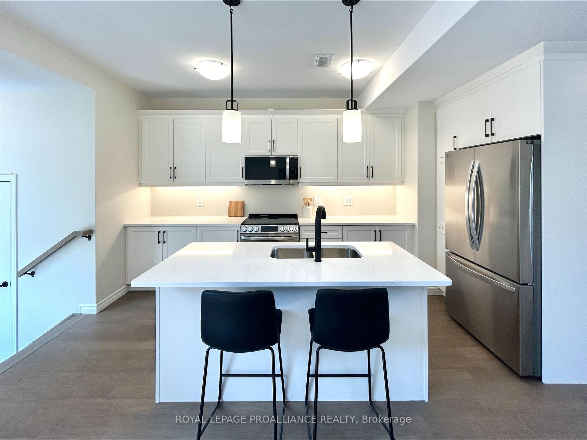 Photo 5 of 16 Riverstone Way, Belleville, Thurlow Ward — HOMEH