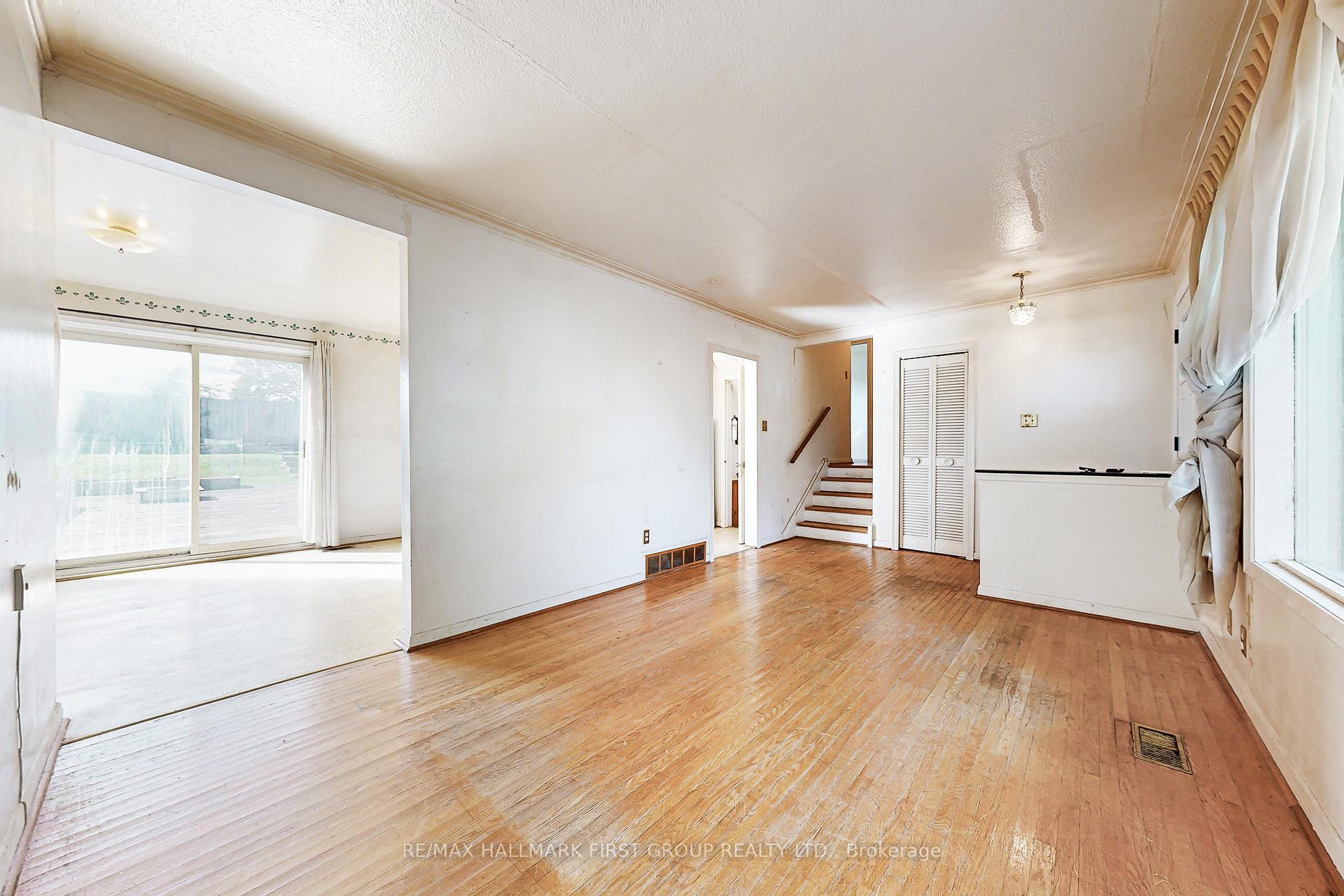 Photo 4 of 14 Heatherwood Road, Ajax, South East — HOMEH