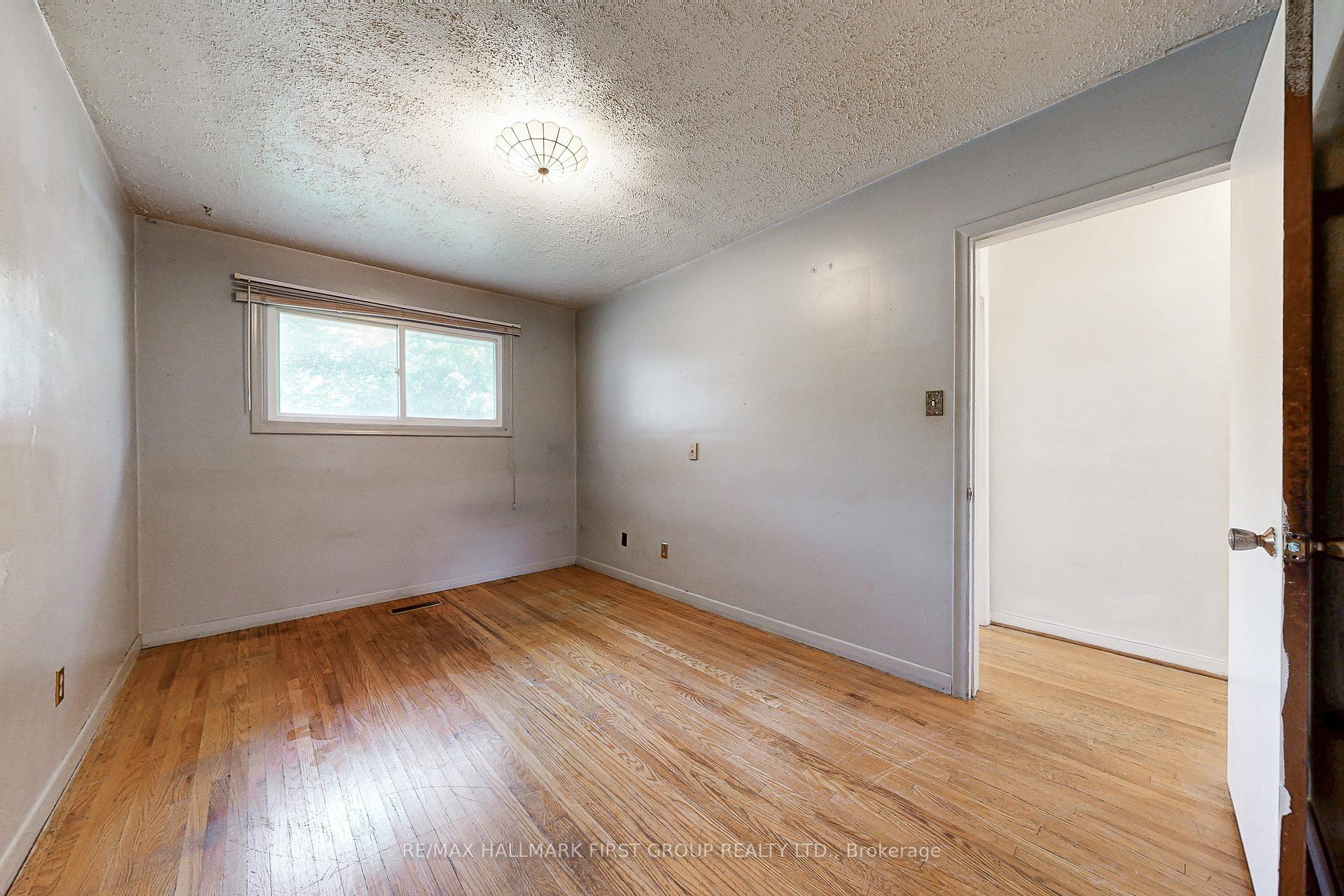 Photo 13 of 14 Heatherwood Road, Ajax, South East — HOMEH