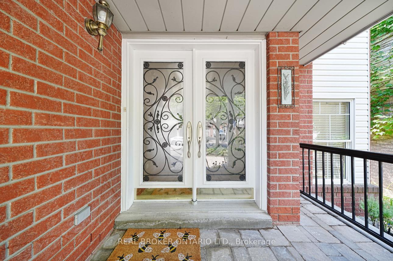 Photo 8 of 39 Woodroof Crescent, Aurora, Bayview Wellington — HOMEH