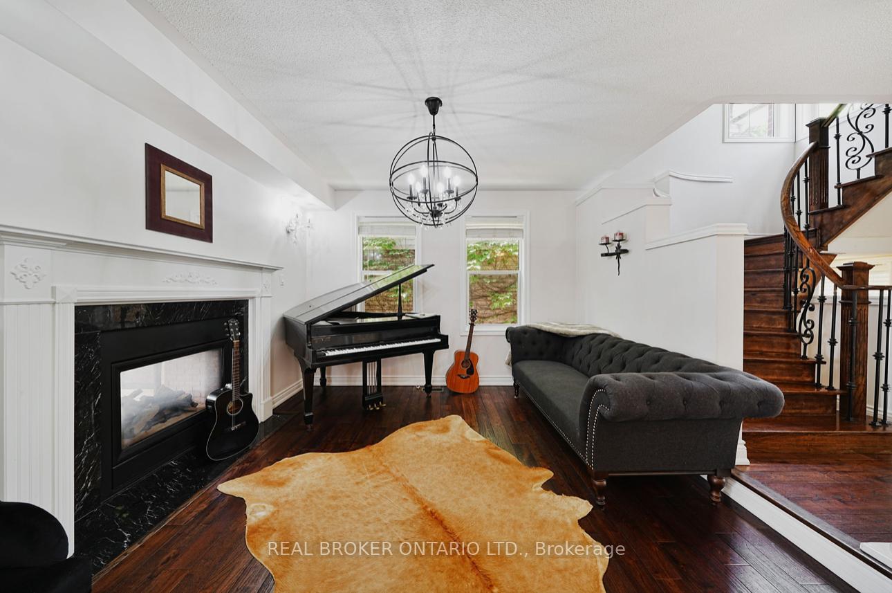 Photo 4 of 39 Woodroof Crescent, Aurora, Bayview Wellington — HOMEH
