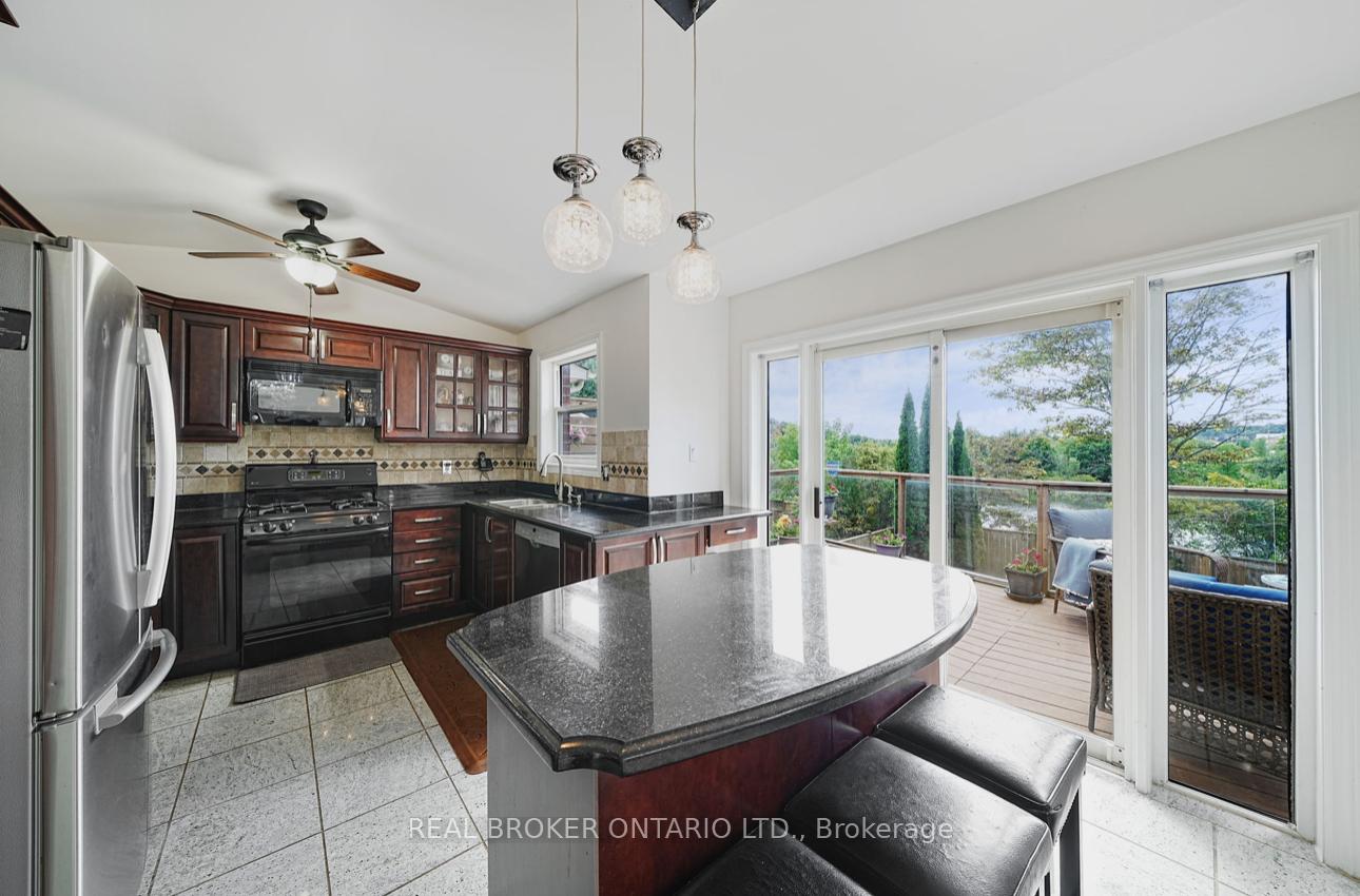Photo 13 of 39 Woodroof Crescent, Aurora, Bayview Wellington — HOMEH