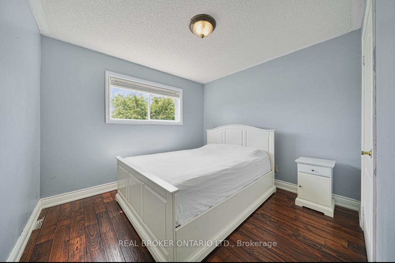 Photo 14 of 39 Woodroof Crescent, Aurora, Bayview Wellington — HOMEH