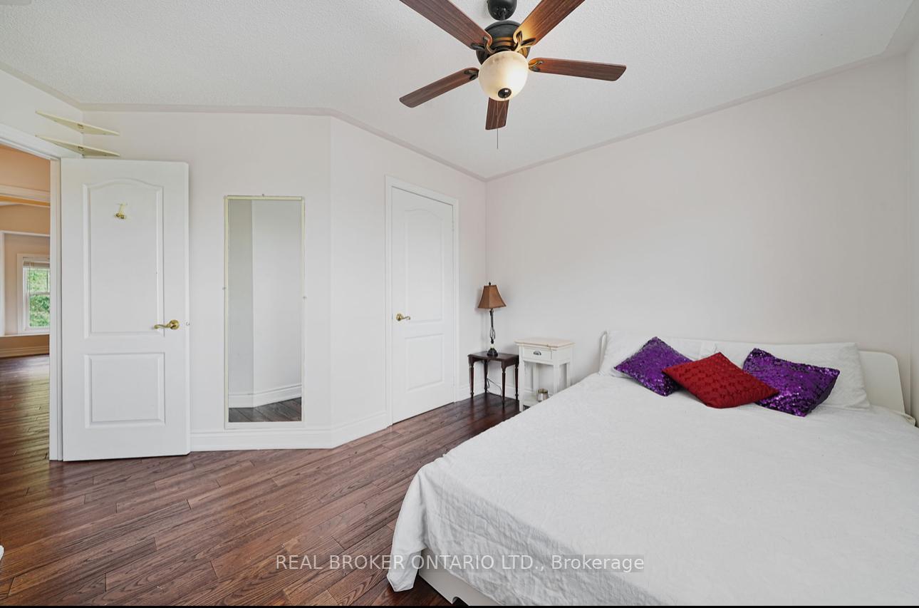 Photo 18 of 39 Woodroof Crescent, Aurora, Bayview Wellington — HOMEH